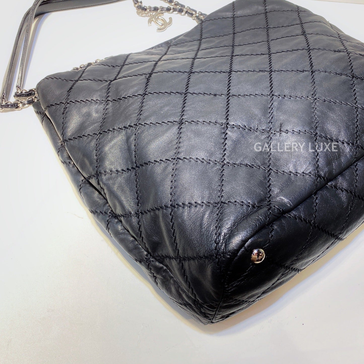 No.2760-Chanel Ultimate Stitch Tote Bag