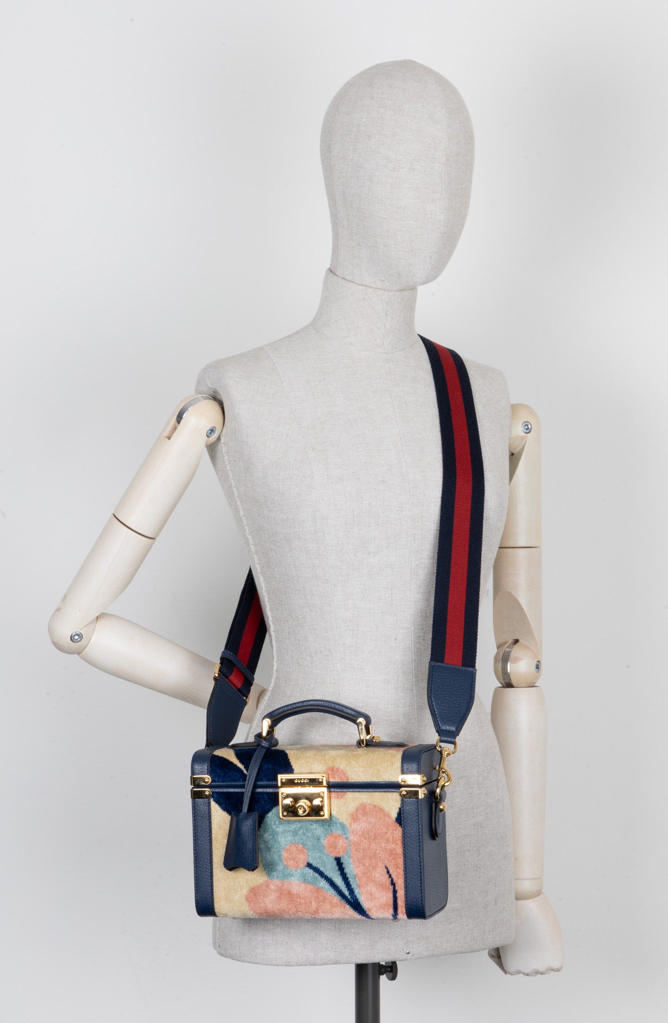 Luxury Gucci Trending 2025 Savoy Vanity Case Bag Navy Beige