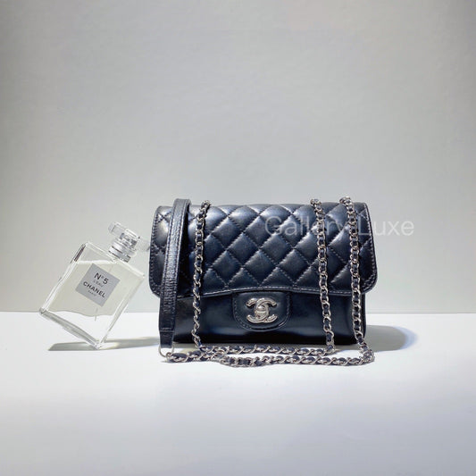 No.2675-Chanel Small Clam’s Pocket Flap Bag