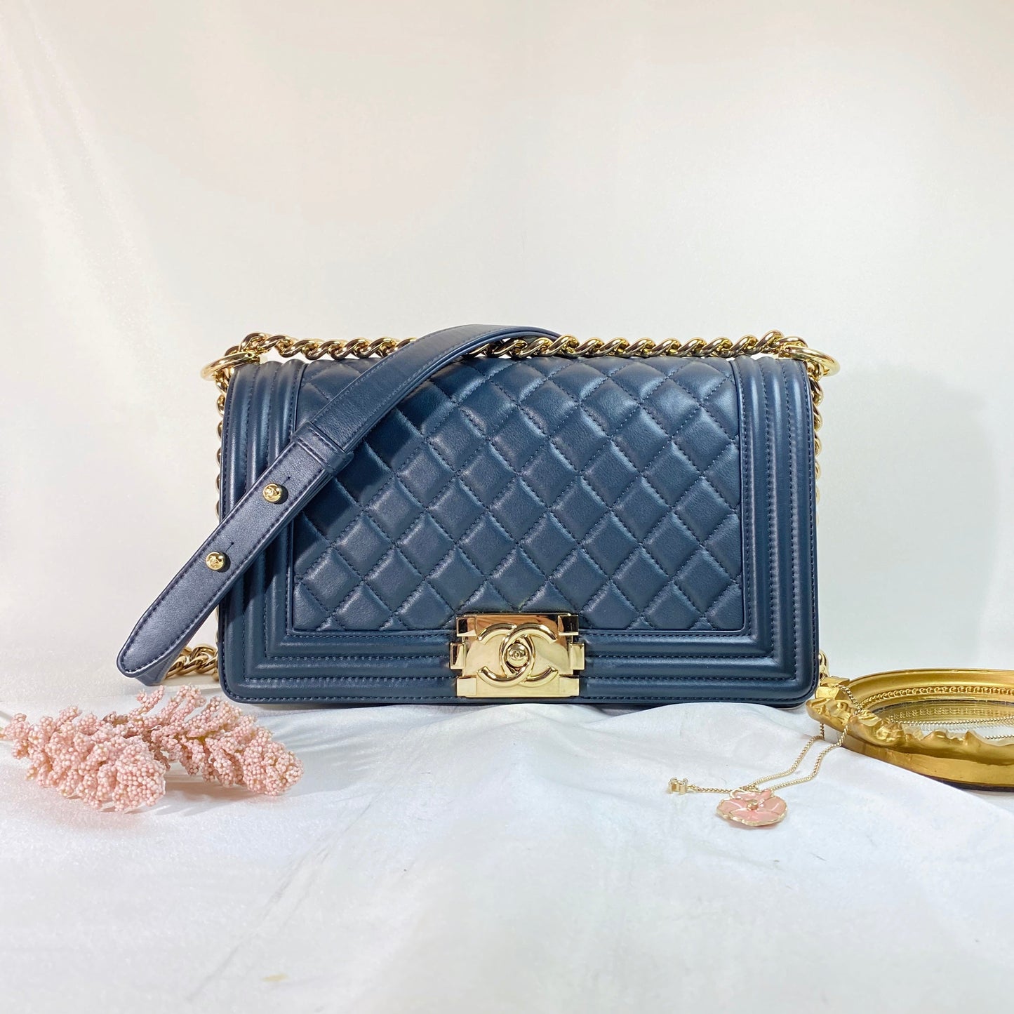 No.2168-Chanel Boy 25cm