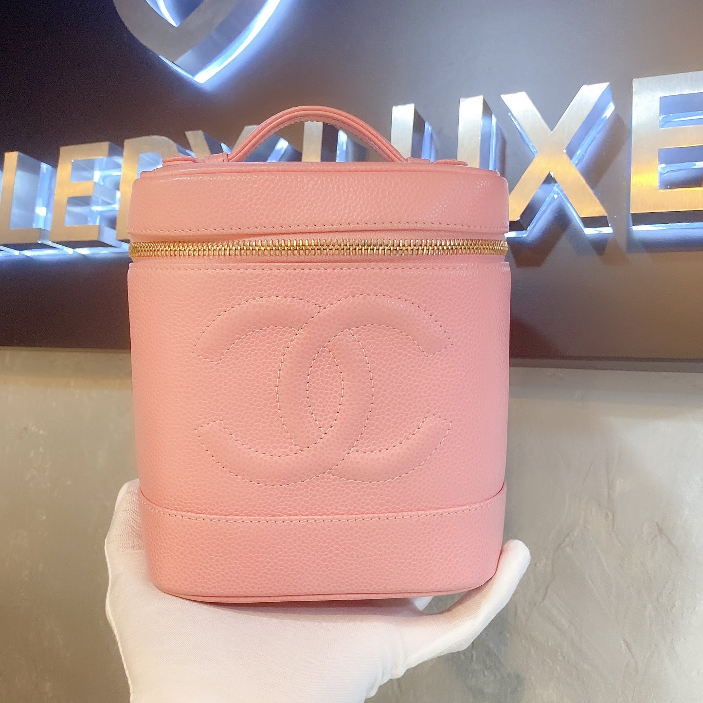 No.2304-Chanel Vintage Caviar Pink Vanity Case