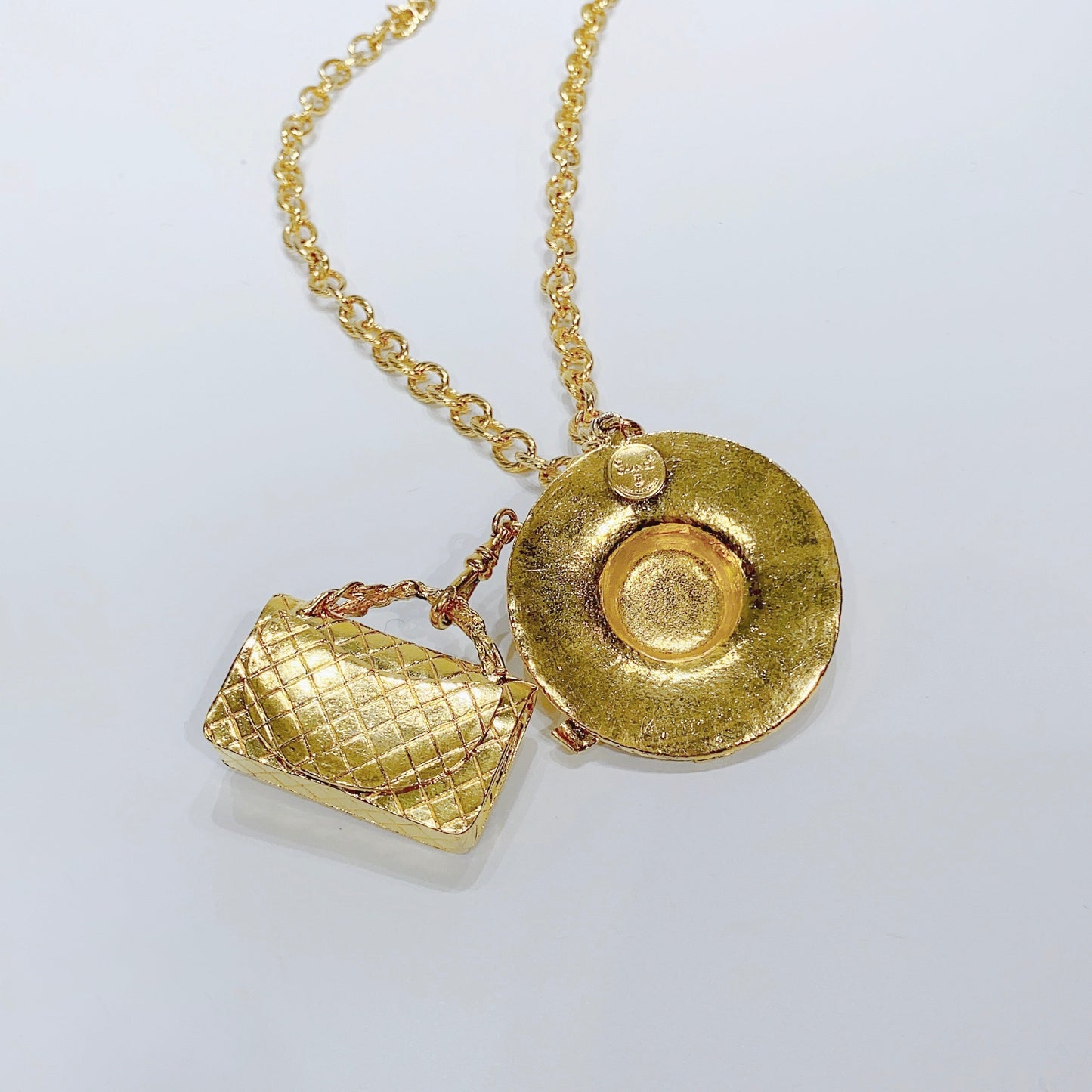 No.3842-Chanel Vintage Gold Bag & Hat Charm Chain Belt