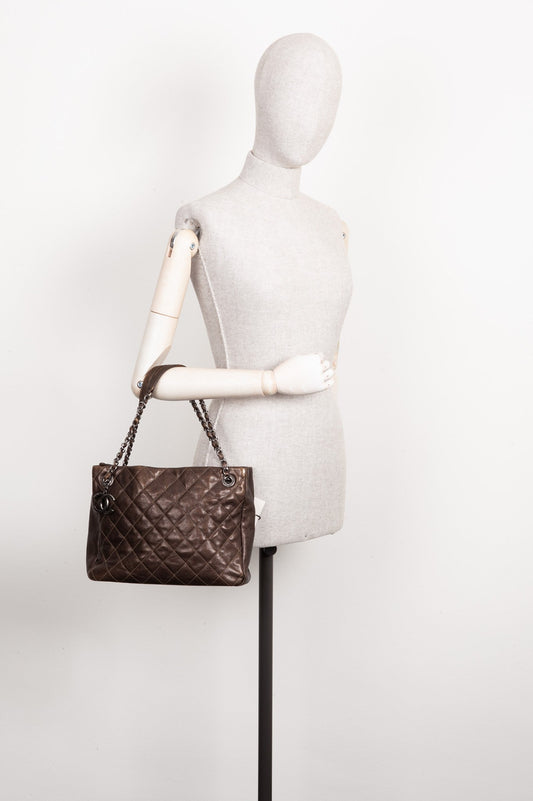 CHANEL Chic Shopping Tote Caviar Khaki