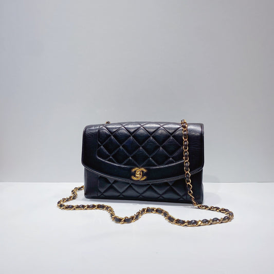 No.3650-Chanel Vintage Lambskin Diana Bag 25cm With Back Pocket