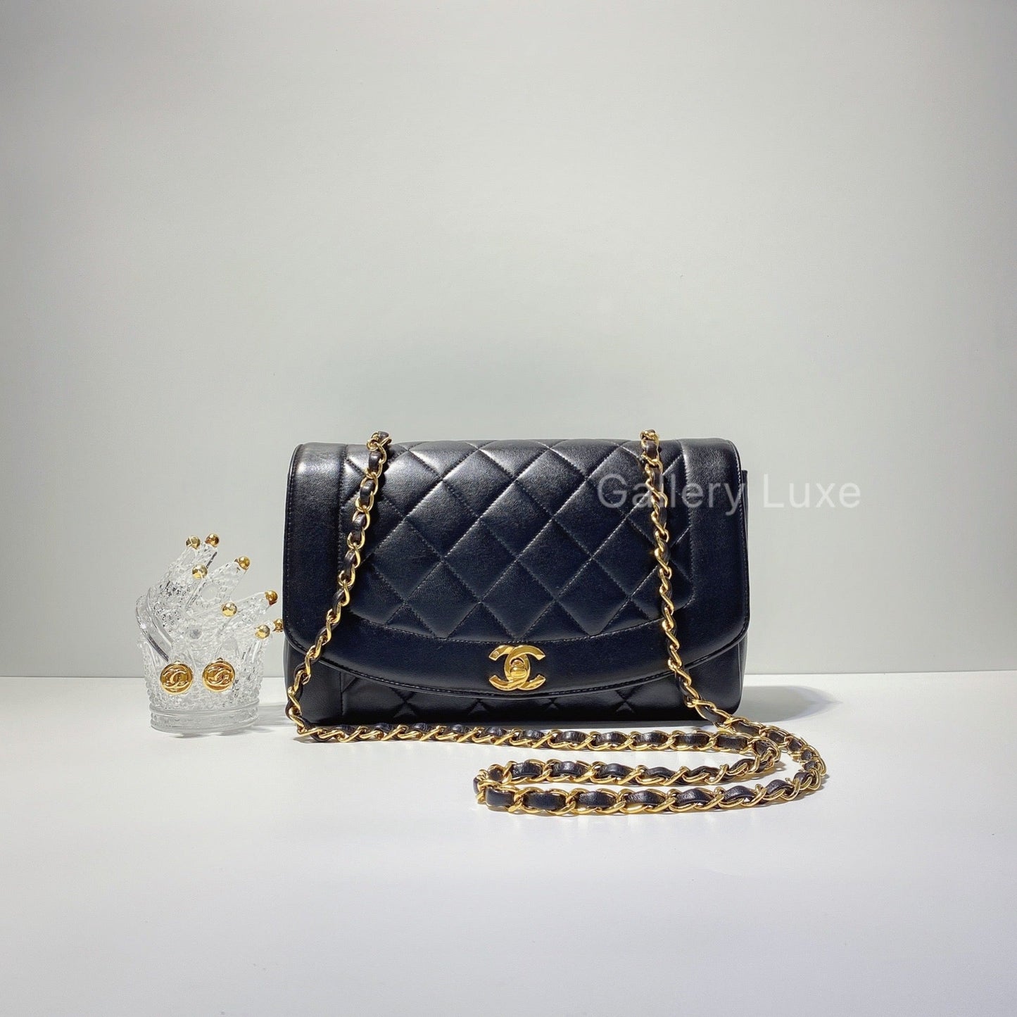 No.2559-Chanel Vintage Lambskin Diana Bag 25cm