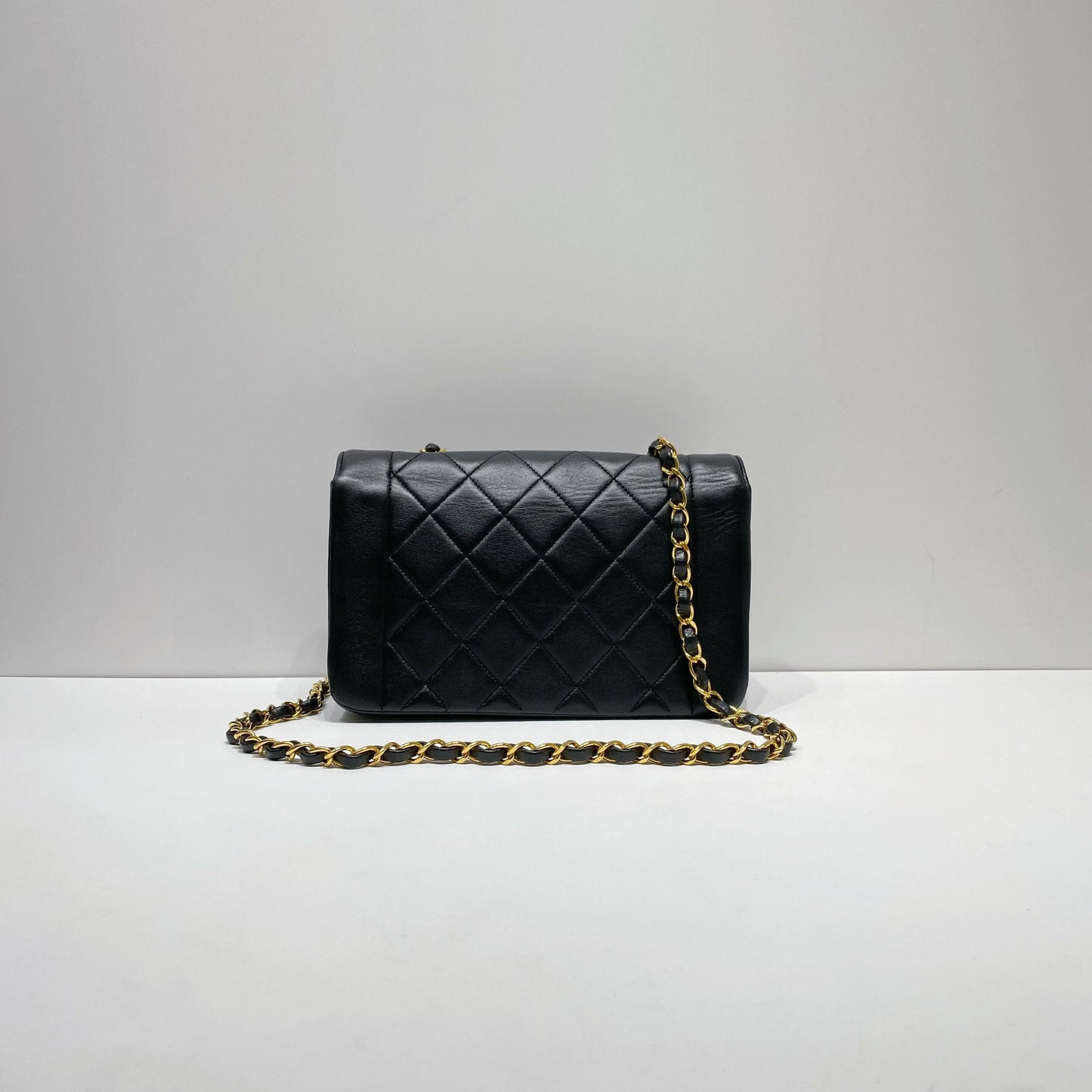 No.4295-Chanel Vintage Lambskin Diana Bag 22cm&nbsp;