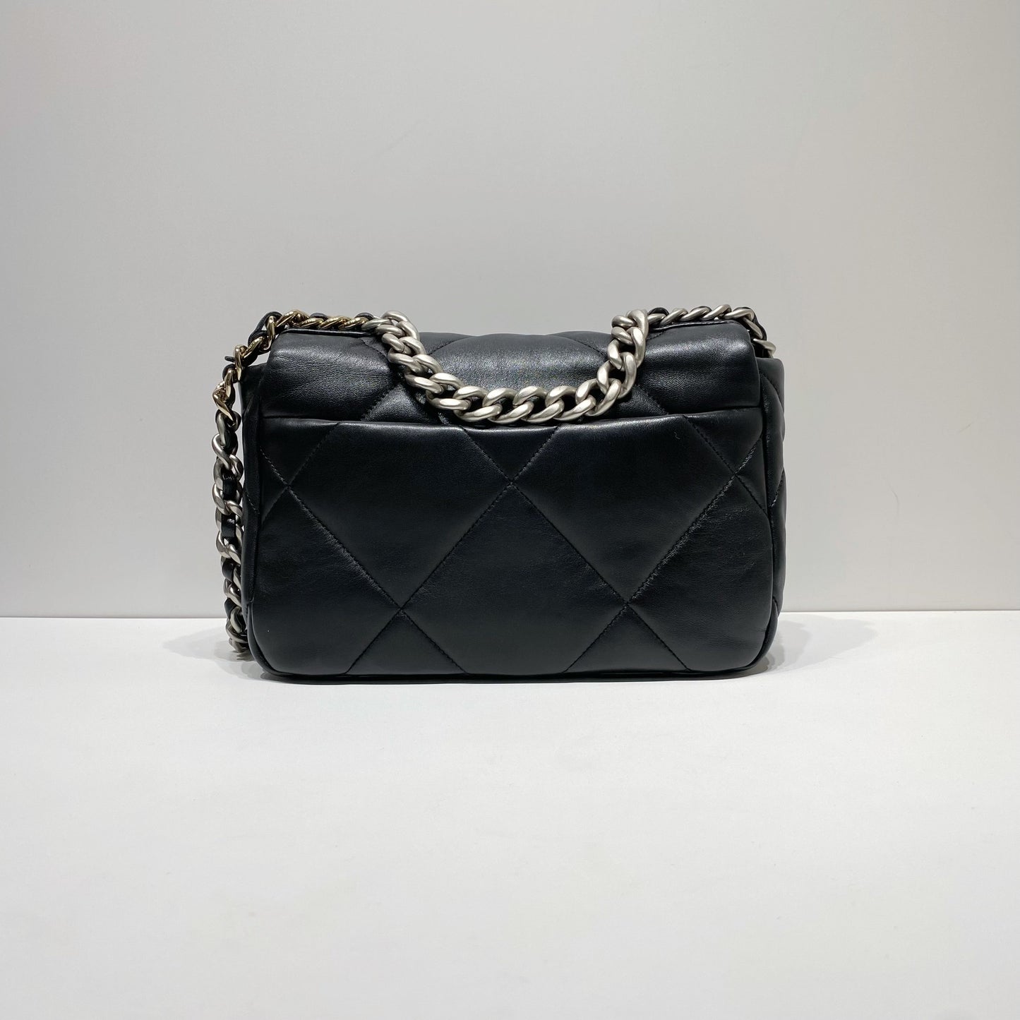 No.4297-Chanel 19 Small Handbag