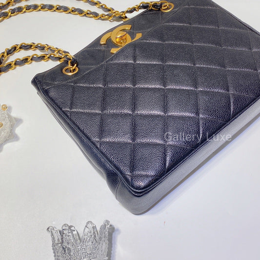 No.2326-Chanel Vintage Caviar Turn-Lock Shoulder Bag