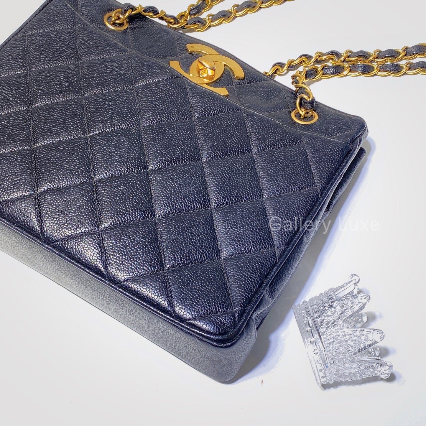 No.2326-Chanel Vintage Caviar Turn-Lock Shoulder Bag