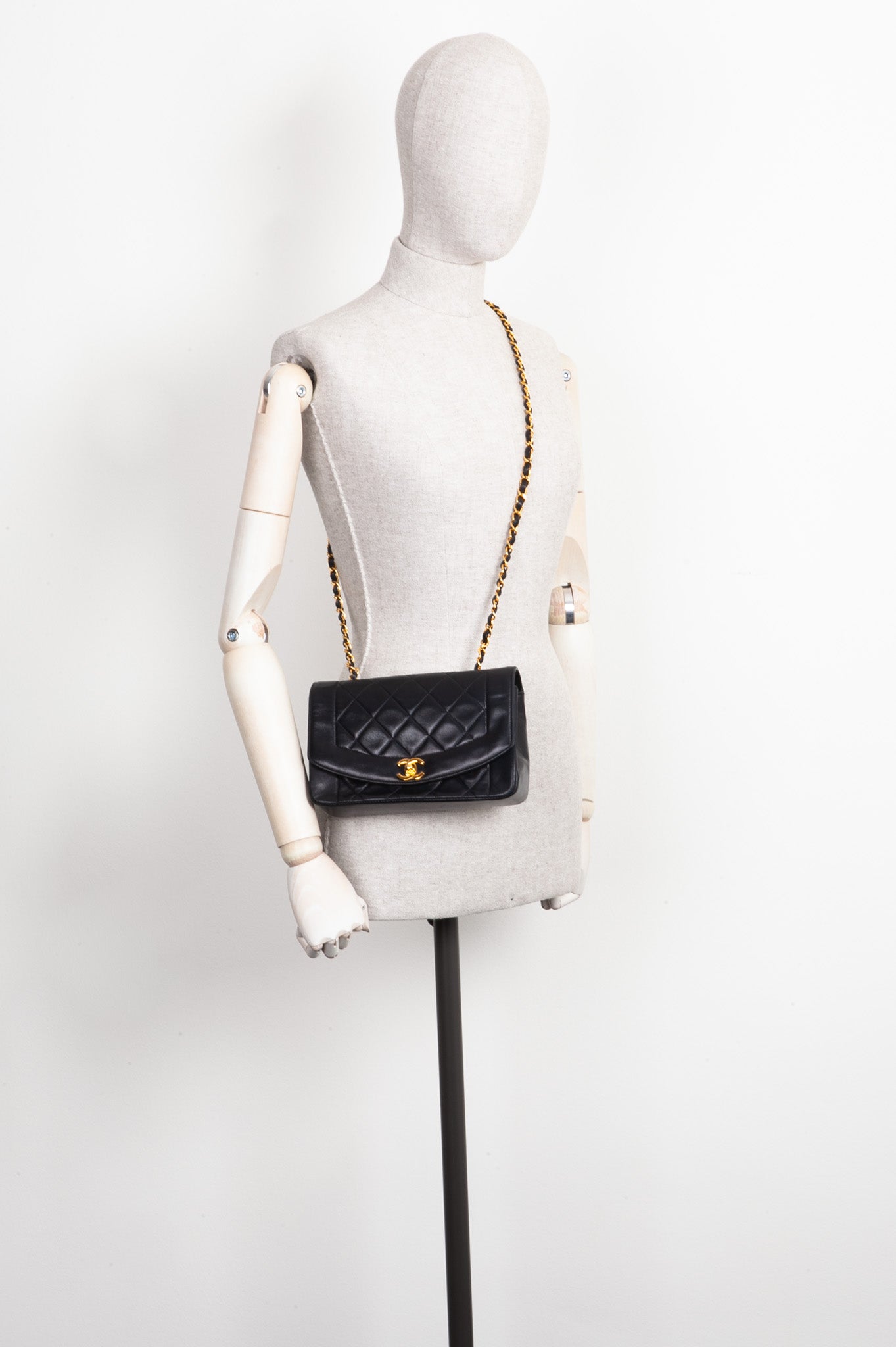 CHANEL Diana Bag Small