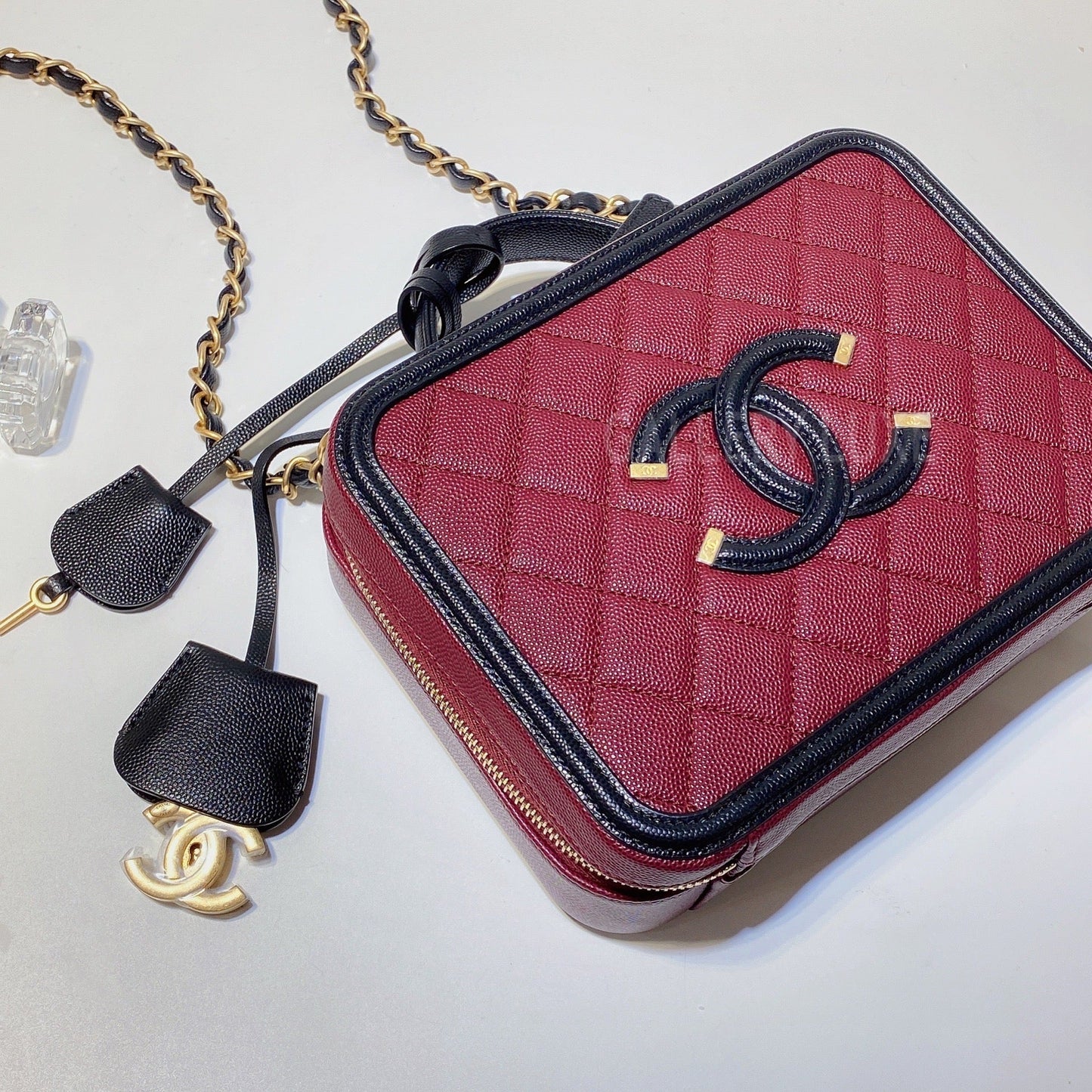 No.2875-Chanel Caviar Medium CC Filigree Vanity Case