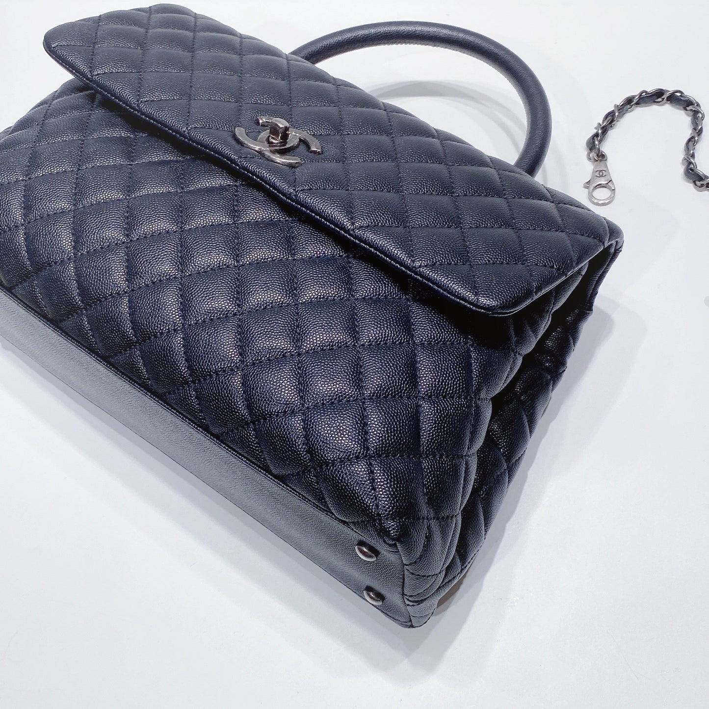 No.3530-Chanel Large Caviar Coco Handle