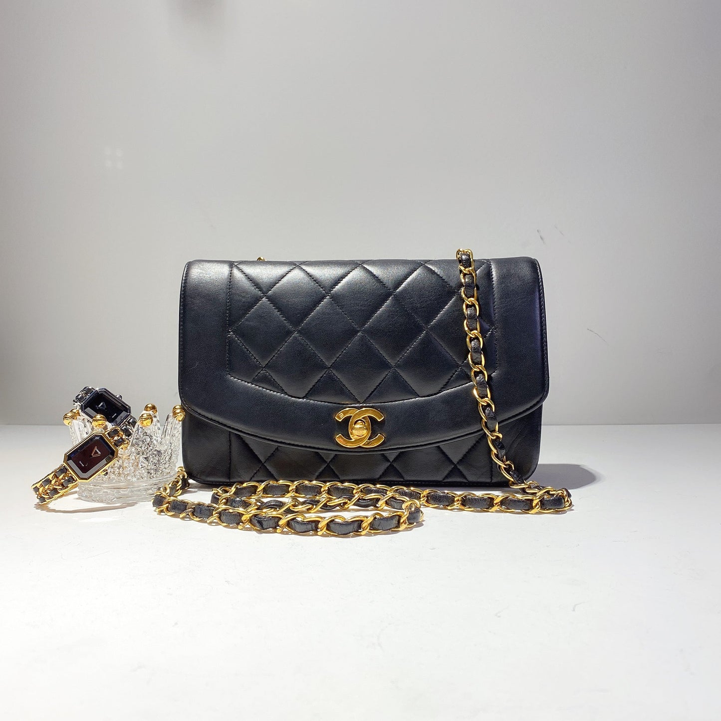 No.2358-Chanel Vintage Lambskin Diana Bag 22cm