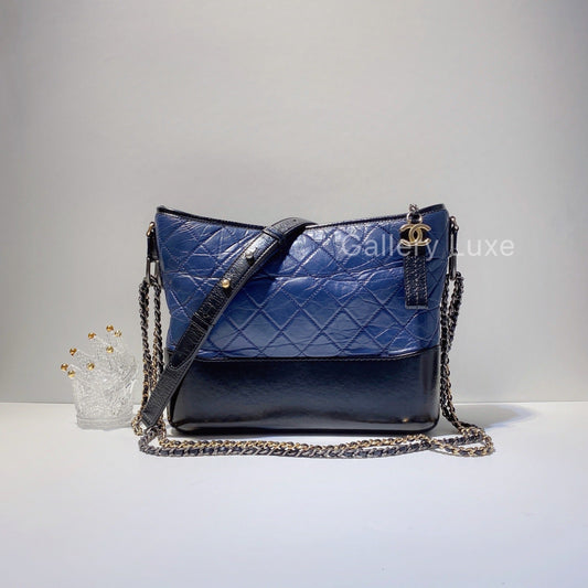 No.2587-Chanel Medium Gabrielle Hobo Bag
