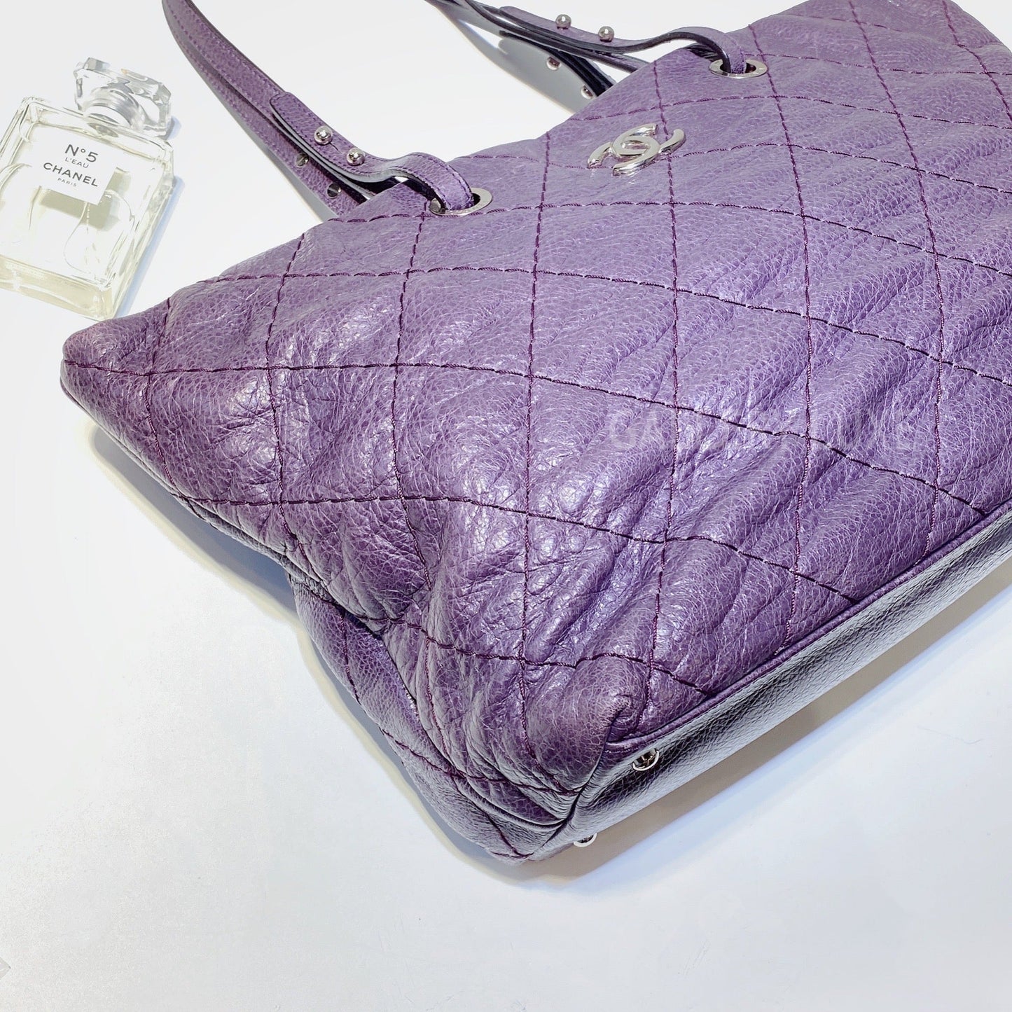 No.2884-Chanel Calfskin On The Road Tote Bag