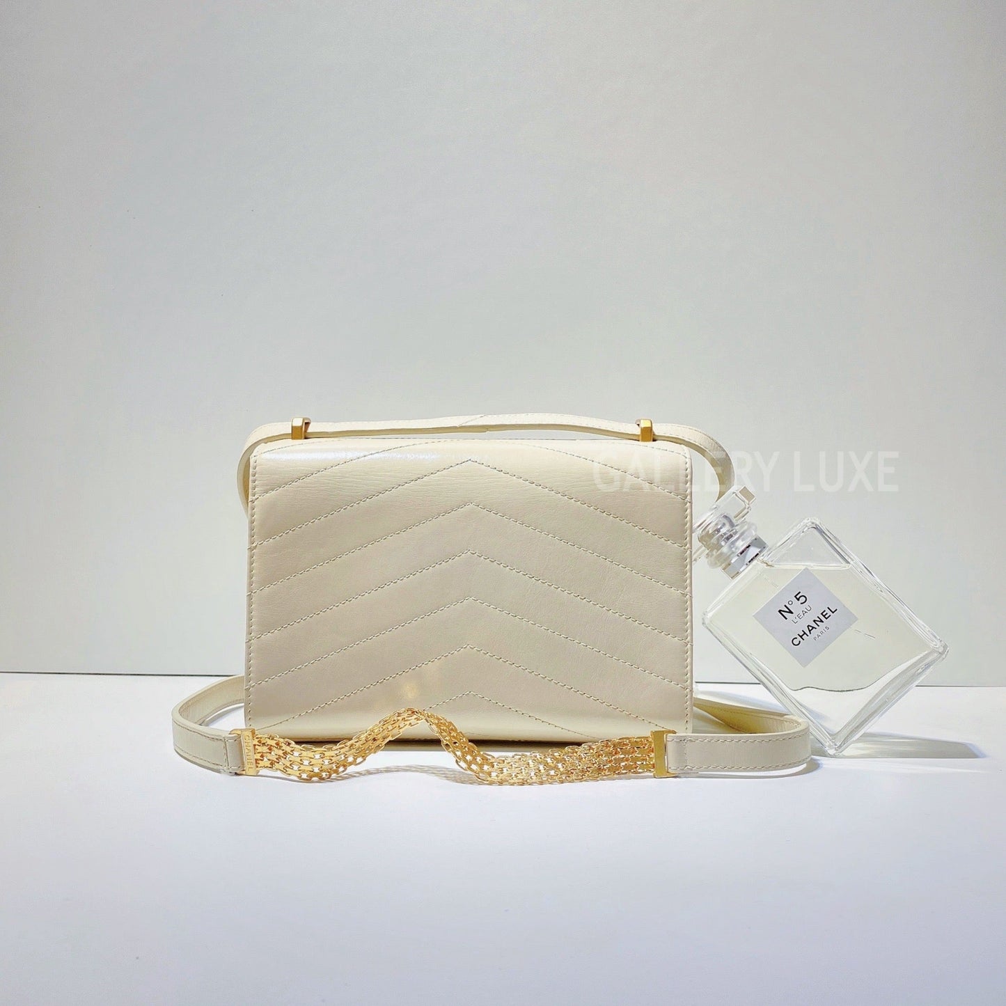 No.2890-Chanel Lock Me Up Flap Bag