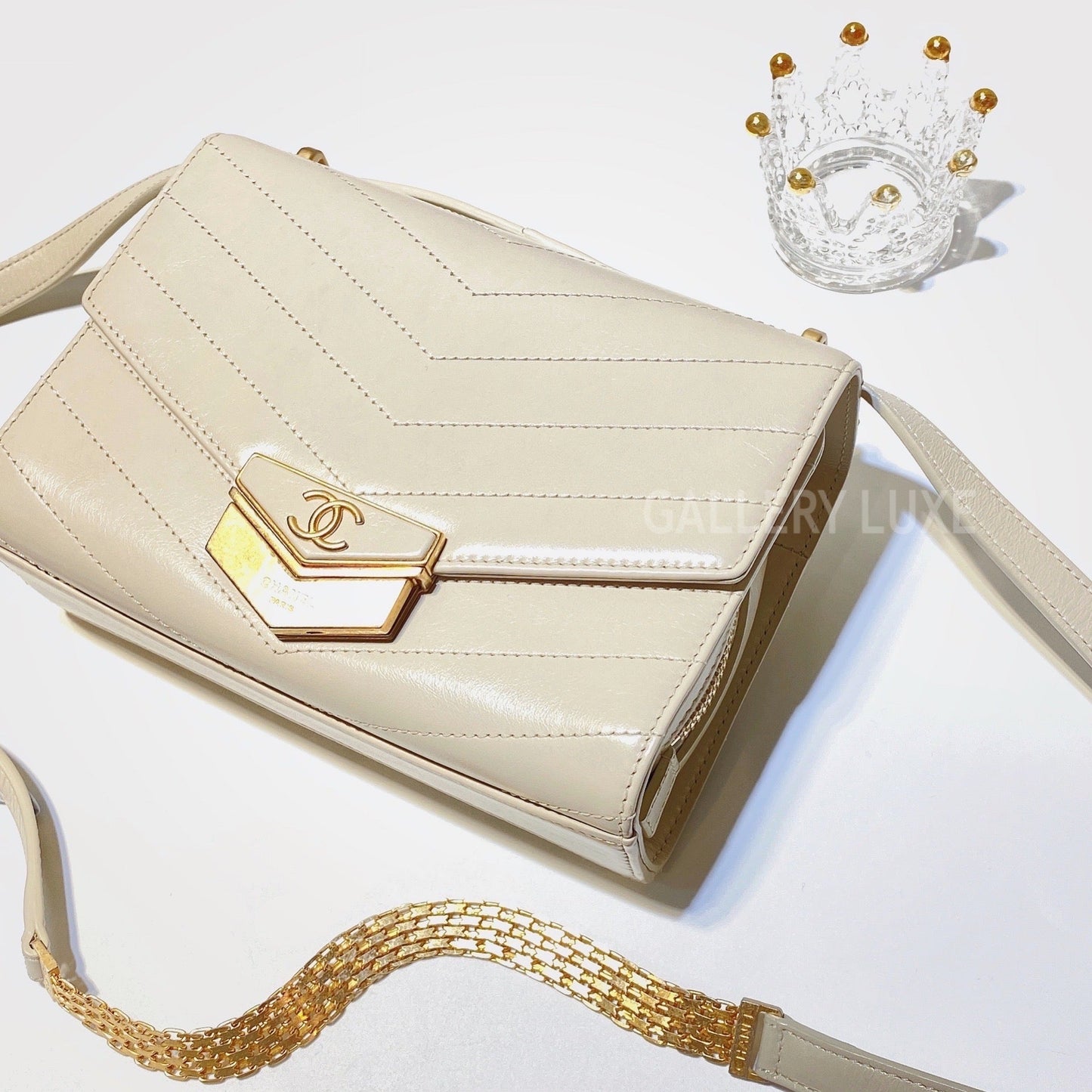 No.2890-Chanel Lock Me Up Flap Bag