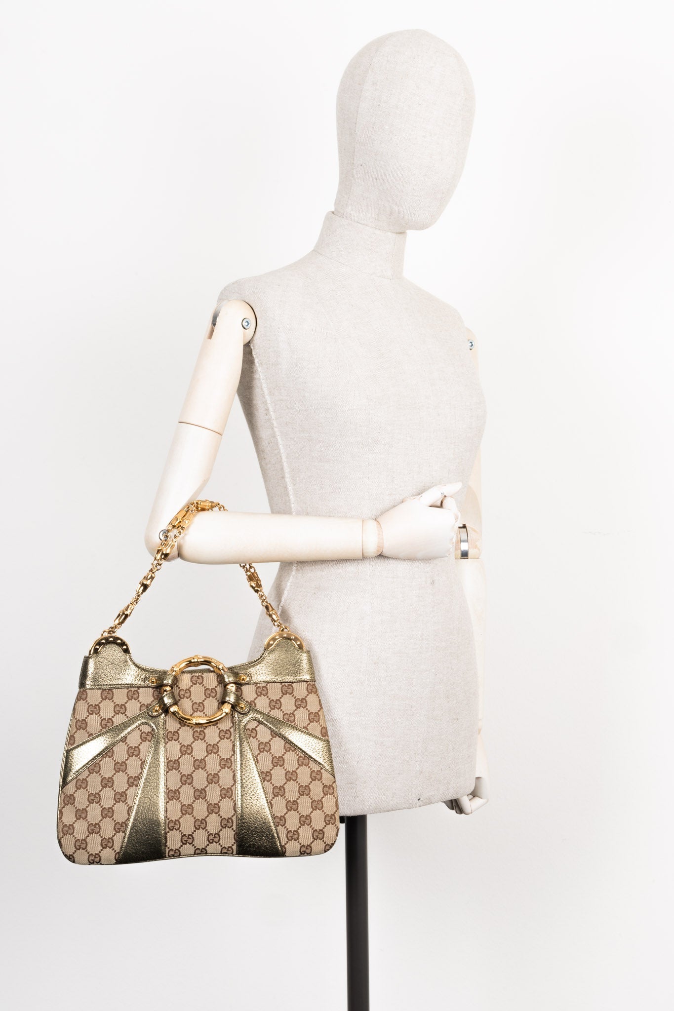 Luxury Gucci Trending 2025 Bamboo Chain Shoulder Bag  GG Canvas