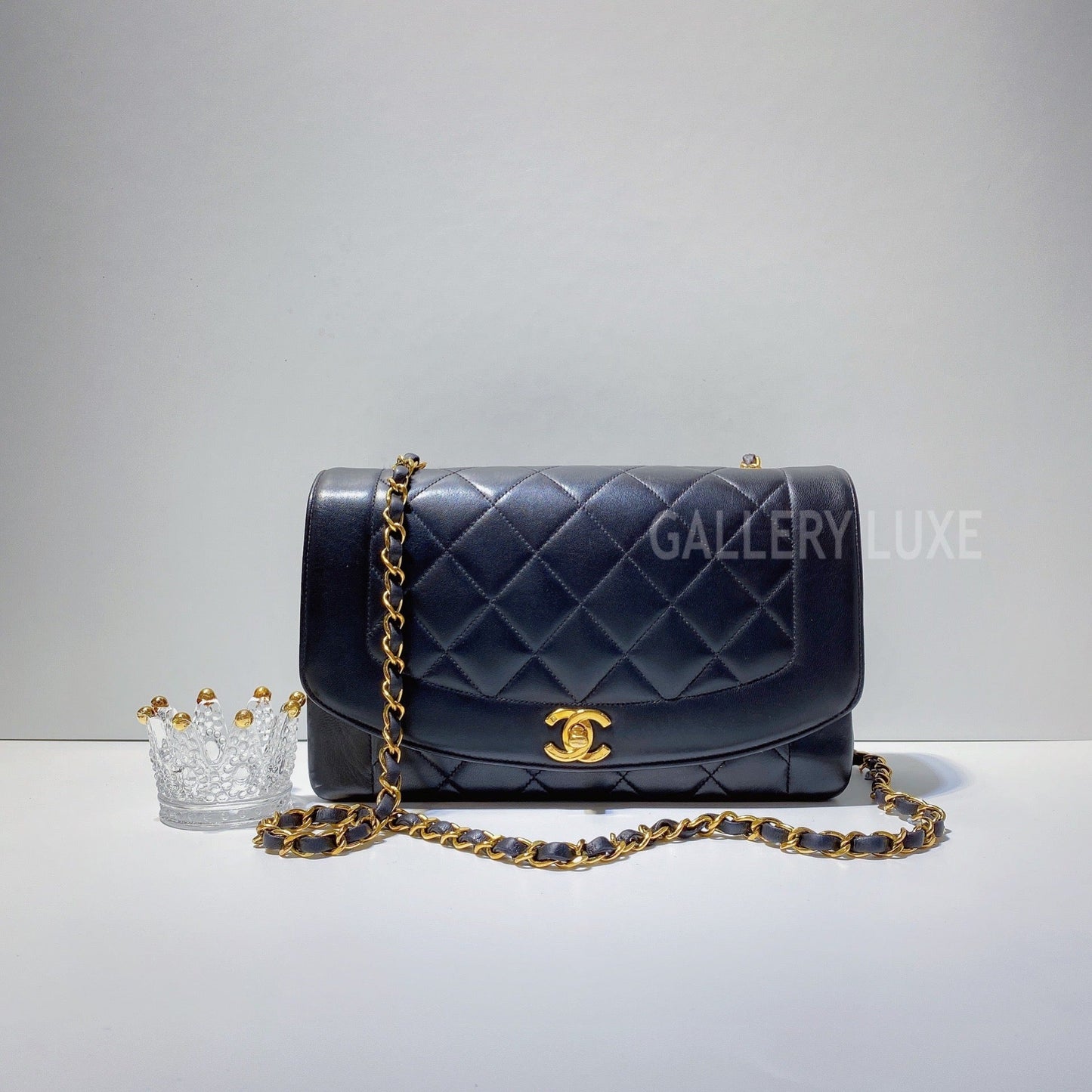 No.2812-Chanel Vintage Lambskin Diana Bag 25cm