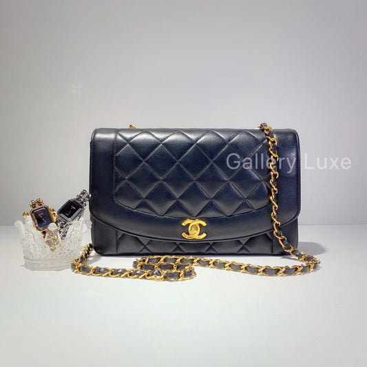No.2361-Chanel Vintage Diana 25cm