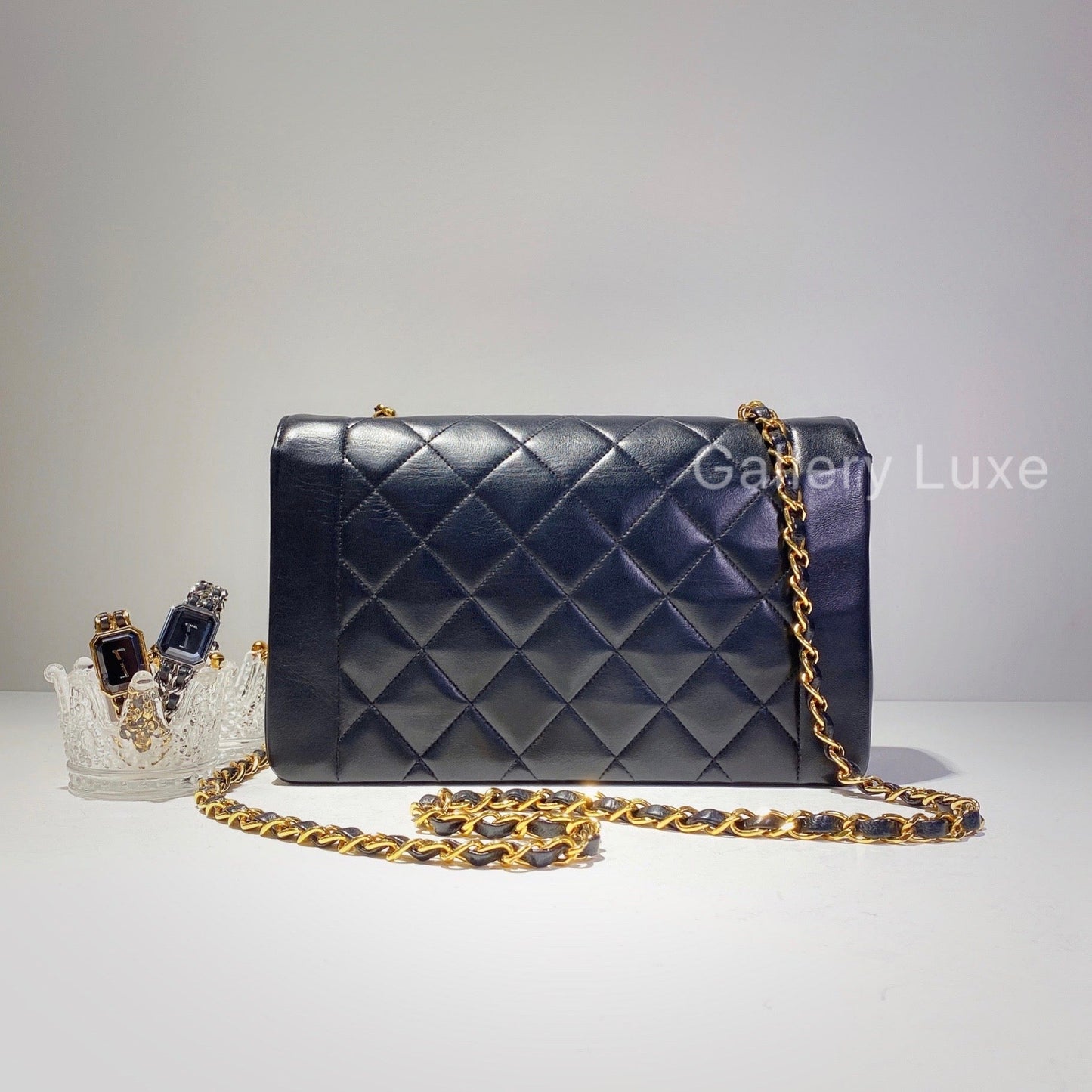 No.2361-Chanel Vintage Diana 25cm