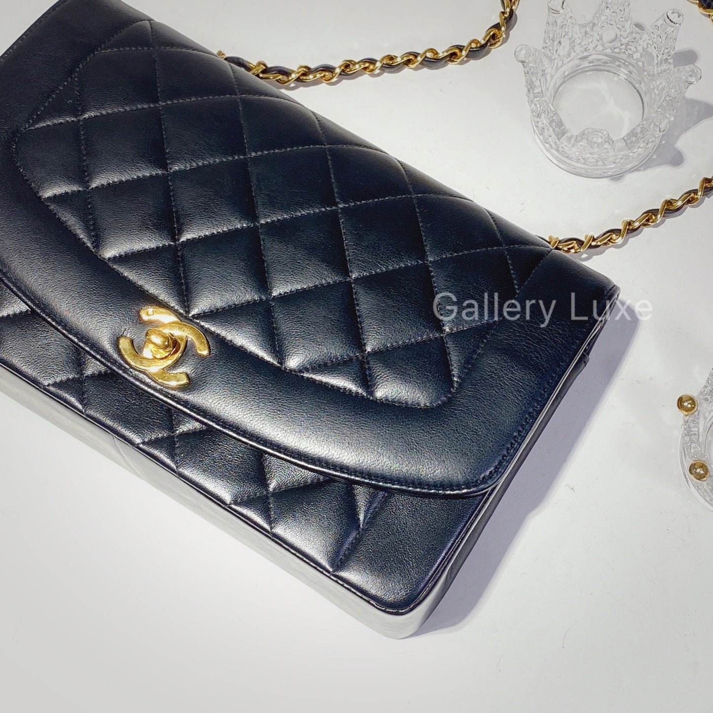 No.2361-Chanel Vintage Diana 25cm