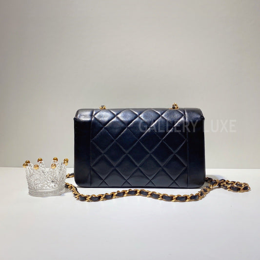 No.3029-Chanel Vintage Lambskin Diana Bag 22cm