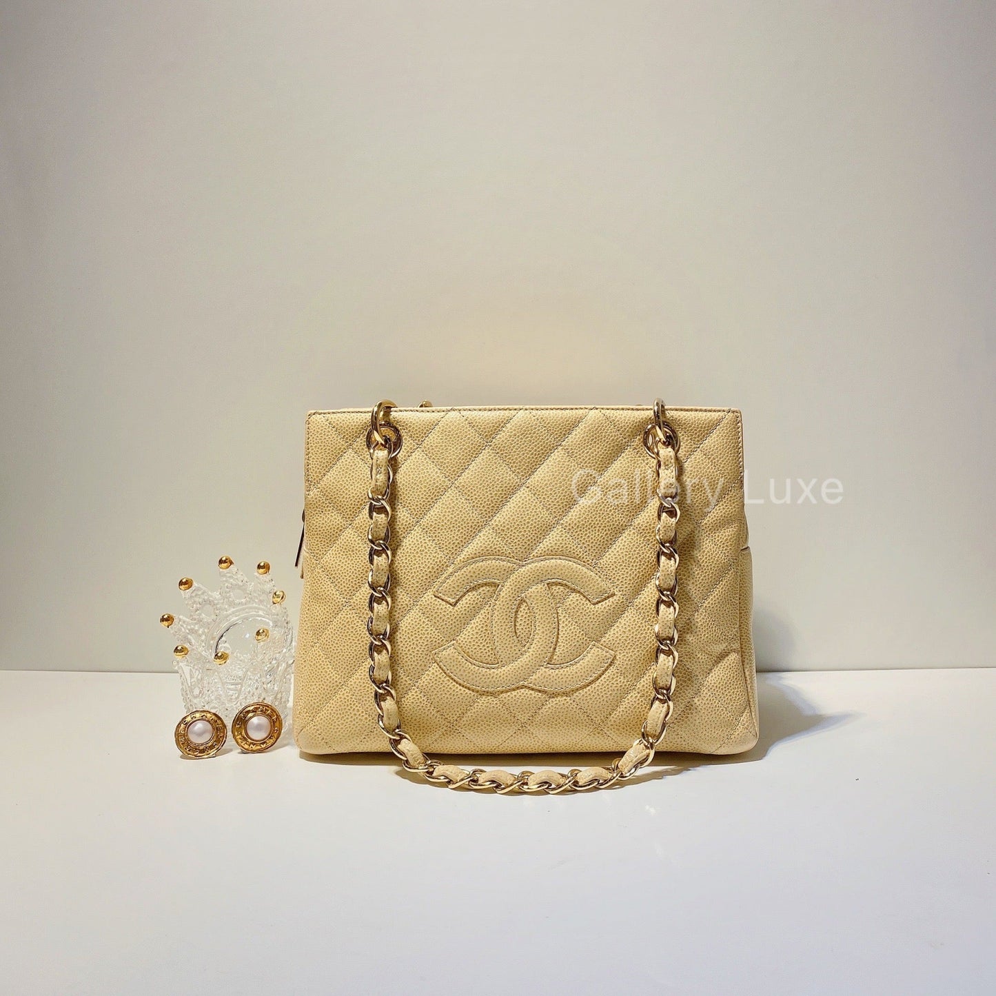 No.2593-Chanel Vintage Caviar Petite Timeless Tote Bag