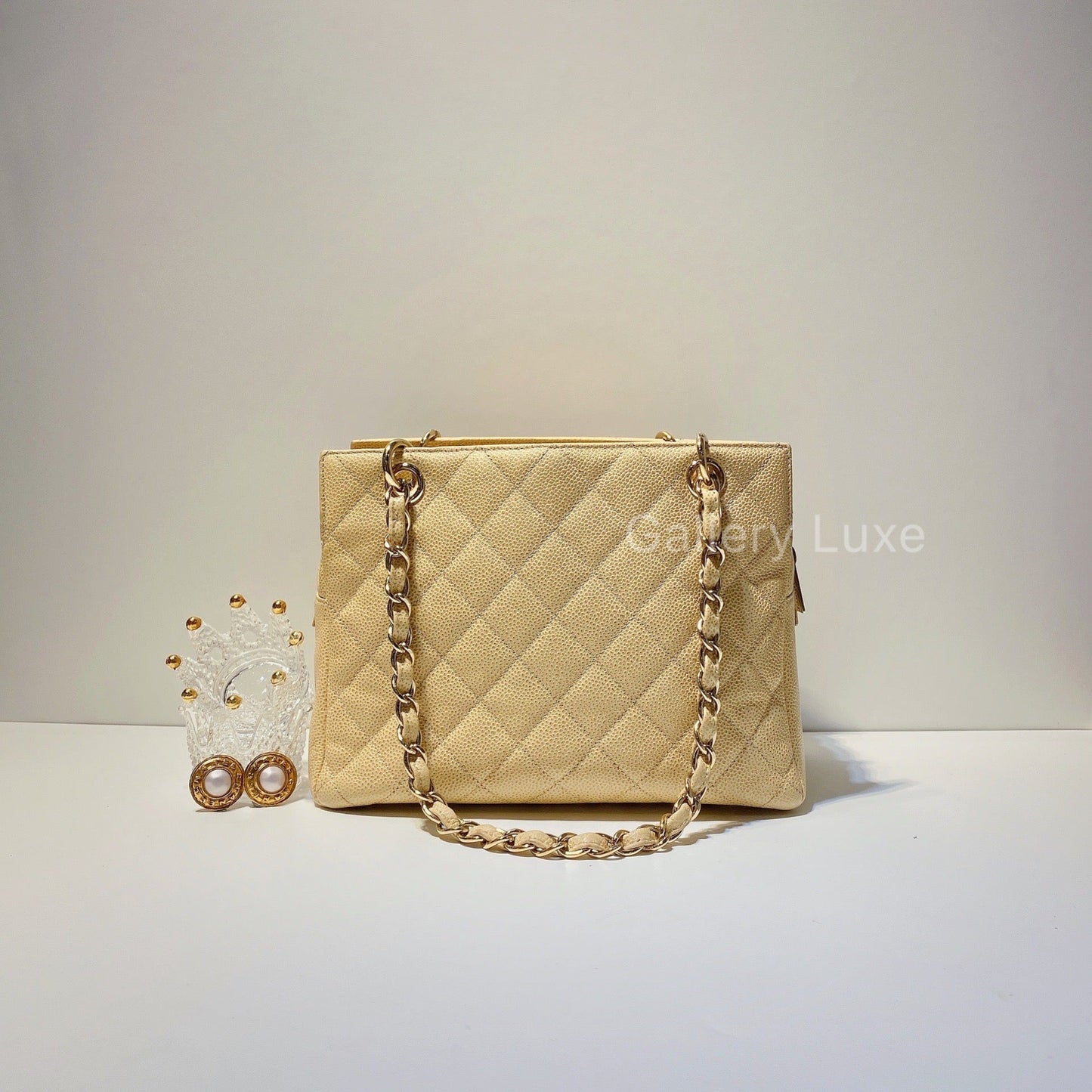No.2593-Chanel Vintage Caviar Petite Timeless Tote Bag