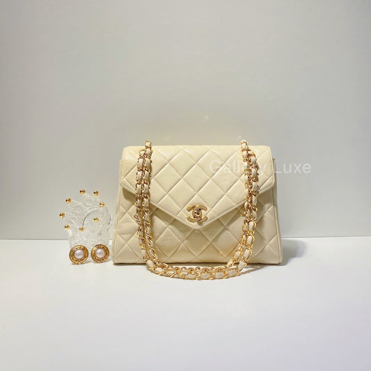 No.2556-Chanel Vintage Lambskin Envelope Flap Bag