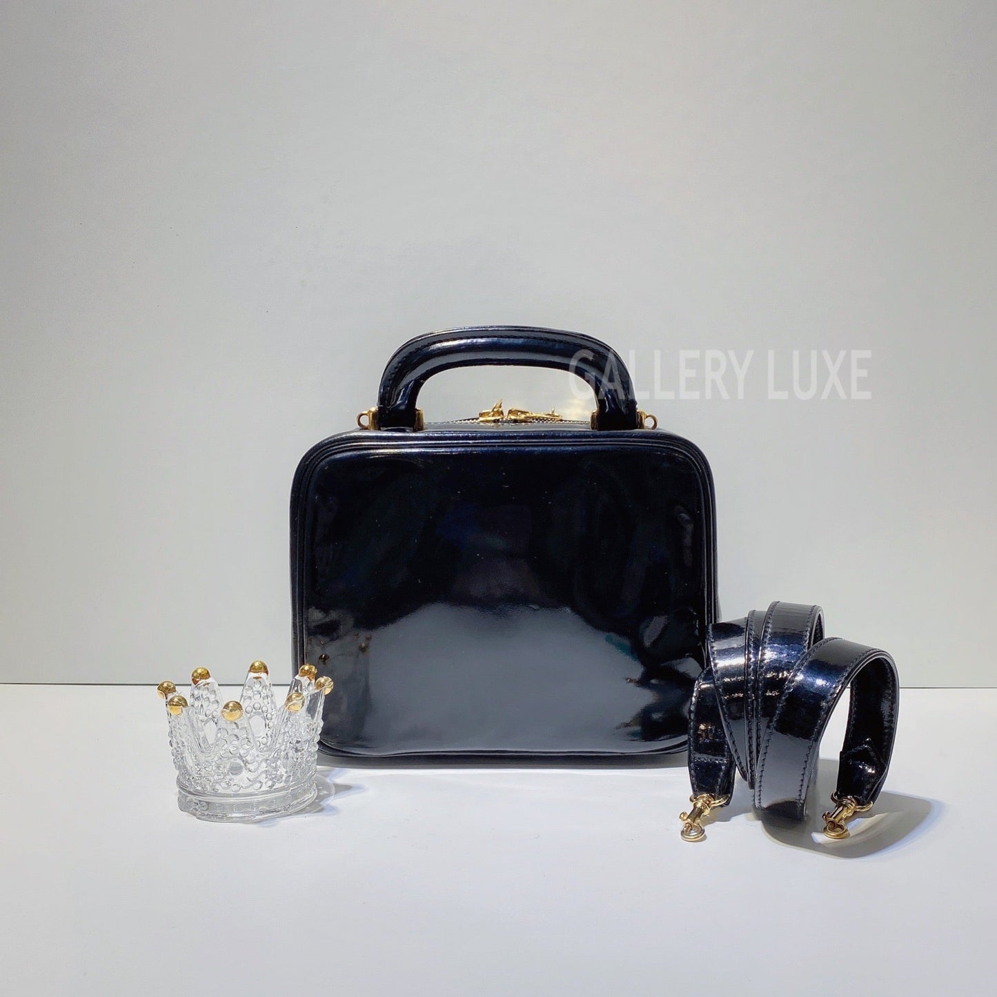 No.2835-Chanel Vintage Patent Small Vanity Case