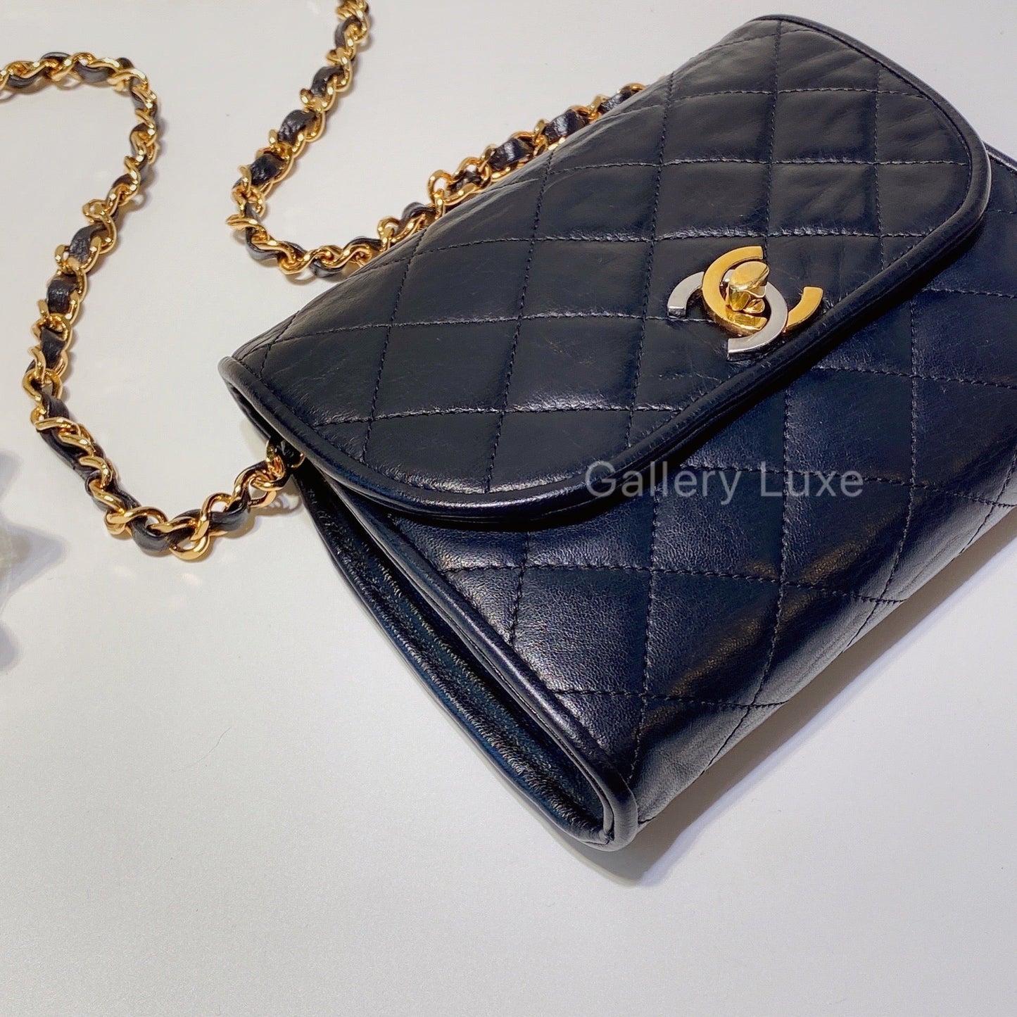 No.2627-Chanel Vintage Lambskin Paris Edition WOC
