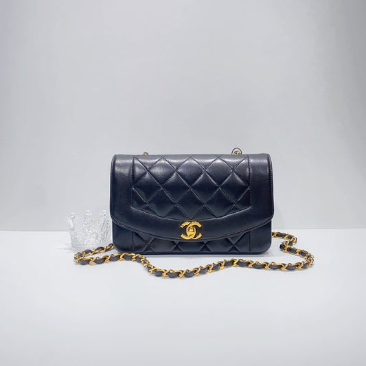 No.3810-Chanel Vintage Lambskin Diana Bag 22cm