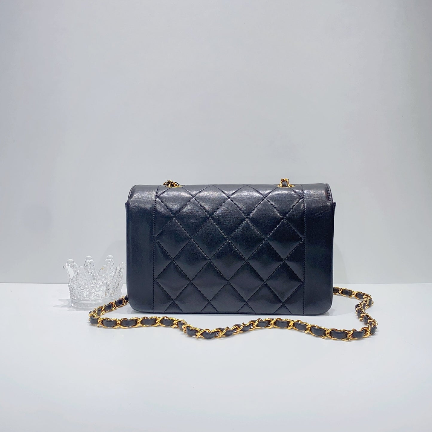 No.3810-Chanel Vintage Lambskin Diana Bag 22cm