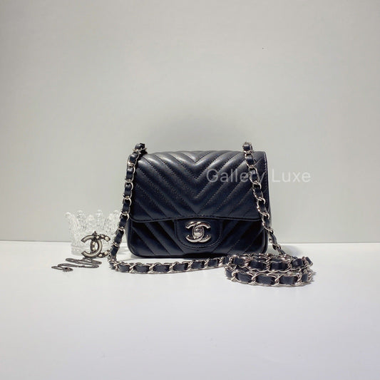 No.2626-Chanel Lambskin Chevron Classic Flap Mini 17cm