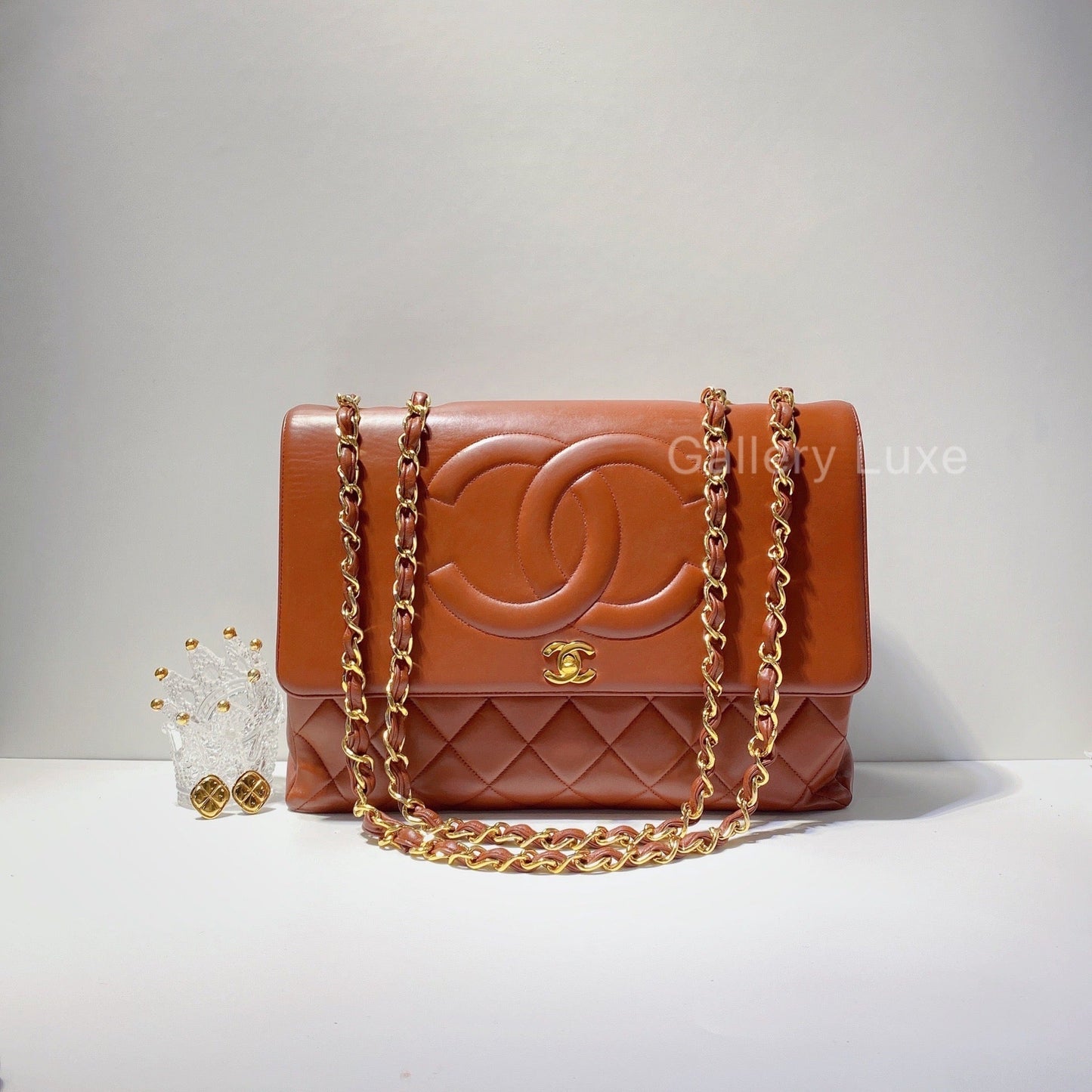 No.2633-Chanel Vintage Lambskin Maxi Jumbo Flap Bag
