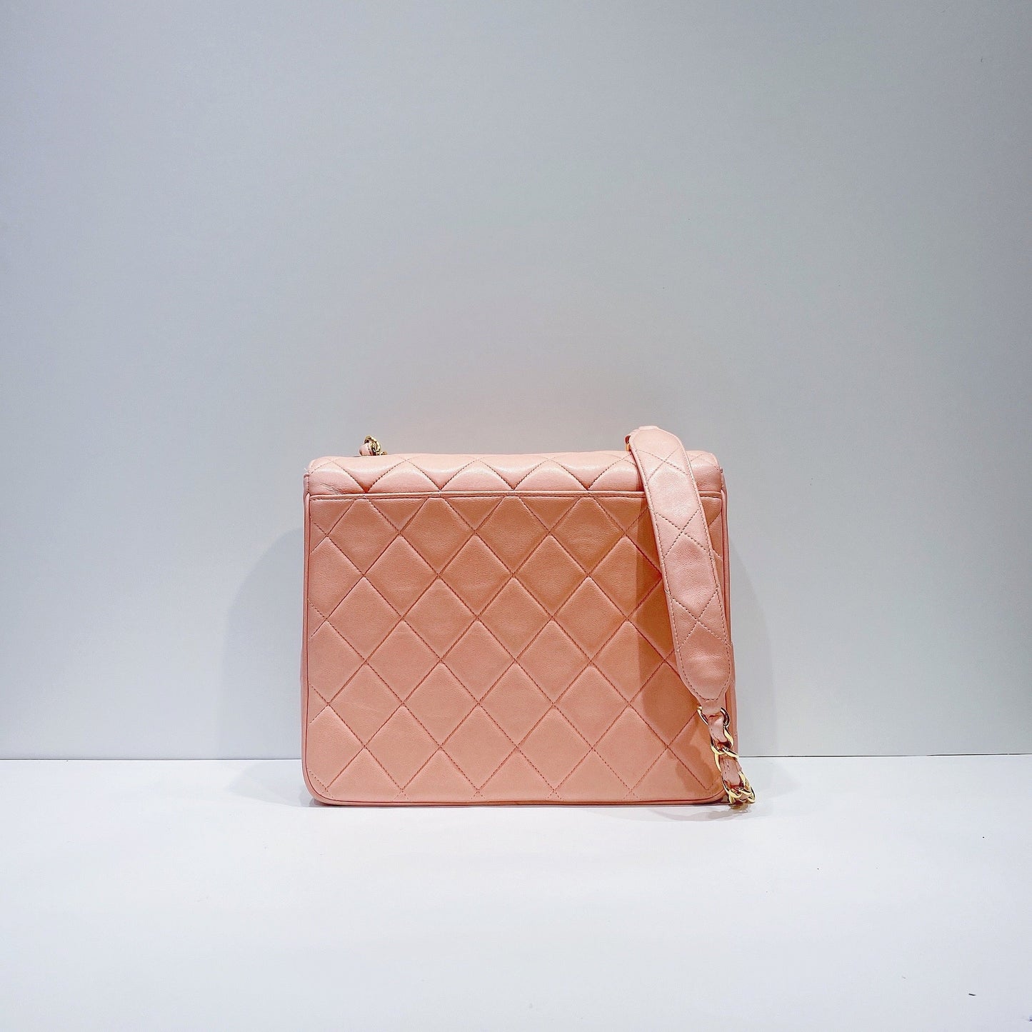 No.3549-Chanel Vintage Lambskin Turn-Lock Flap Bag