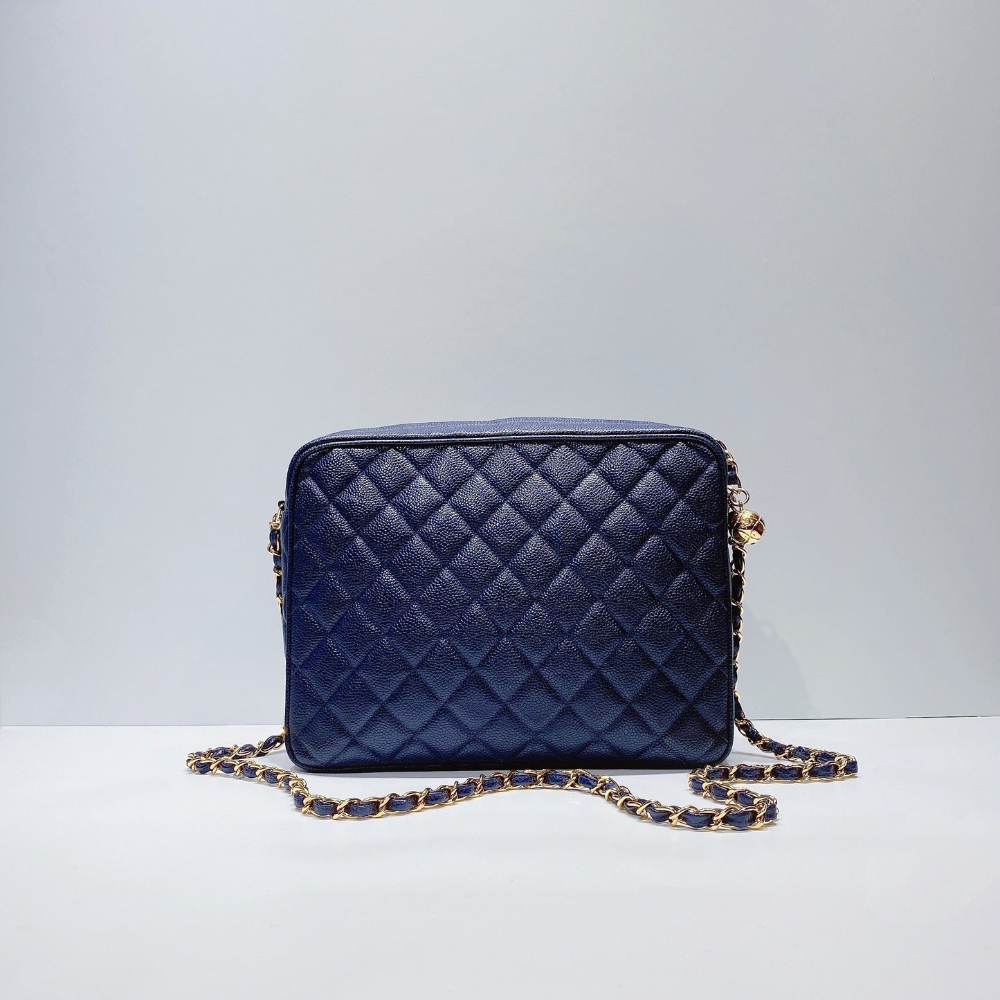 No.3551-Chanel Vintage Large Caviar Camera Bag