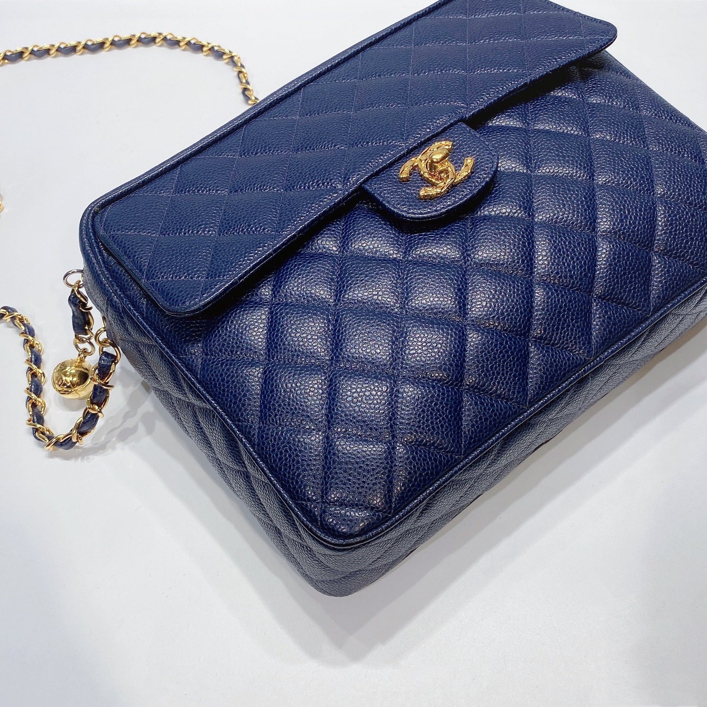 No.3551-Chanel Vintage Large Caviar Camera Bag