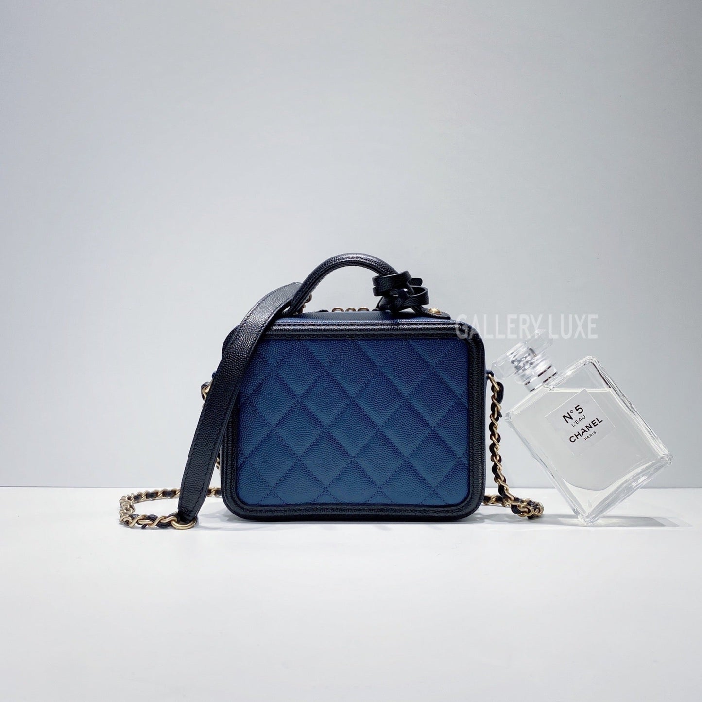 No.3426-Chanel Caviar Small CC Filigree Vanity Case