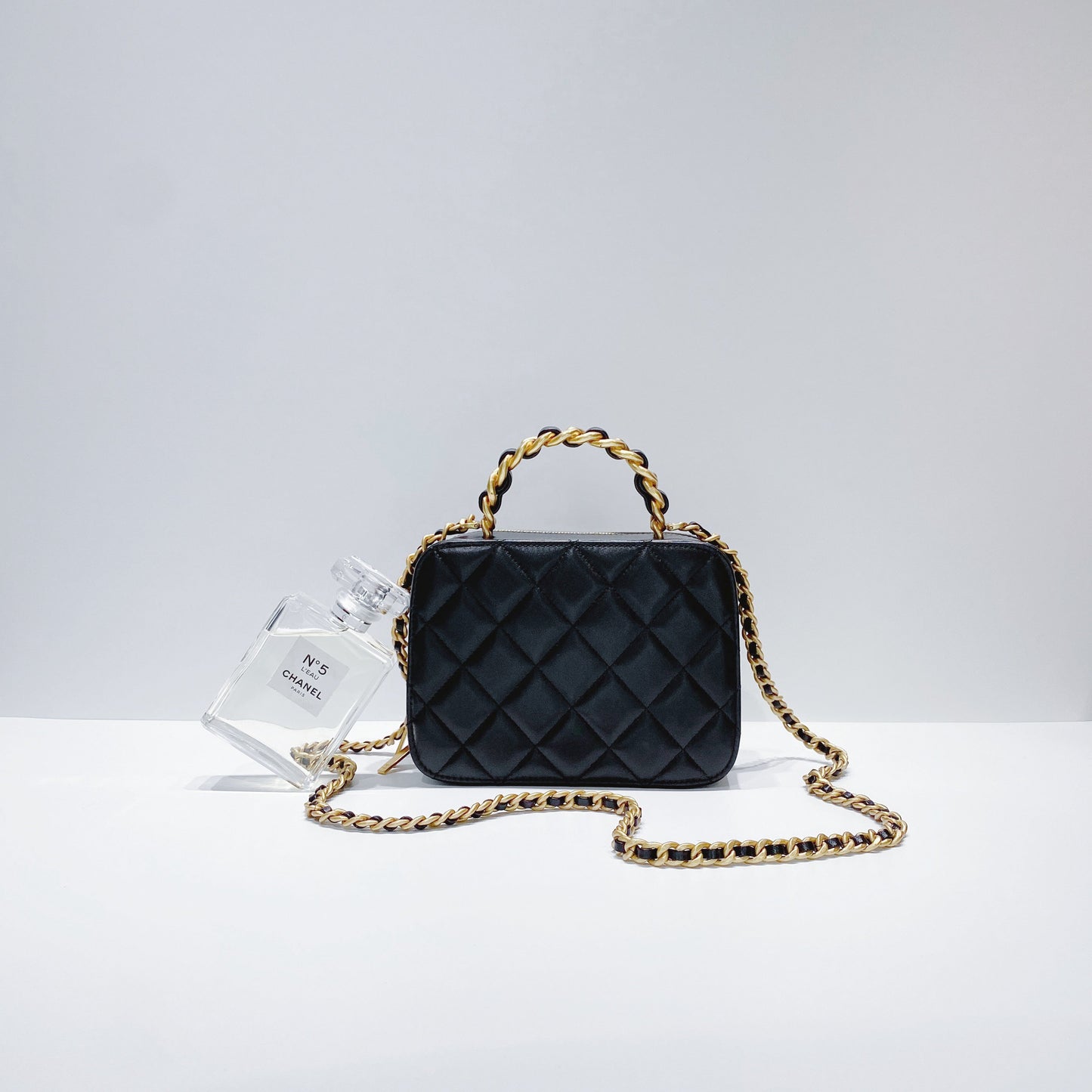 No.001517-1-Chanel Lambskin Small Handle Vanity Case