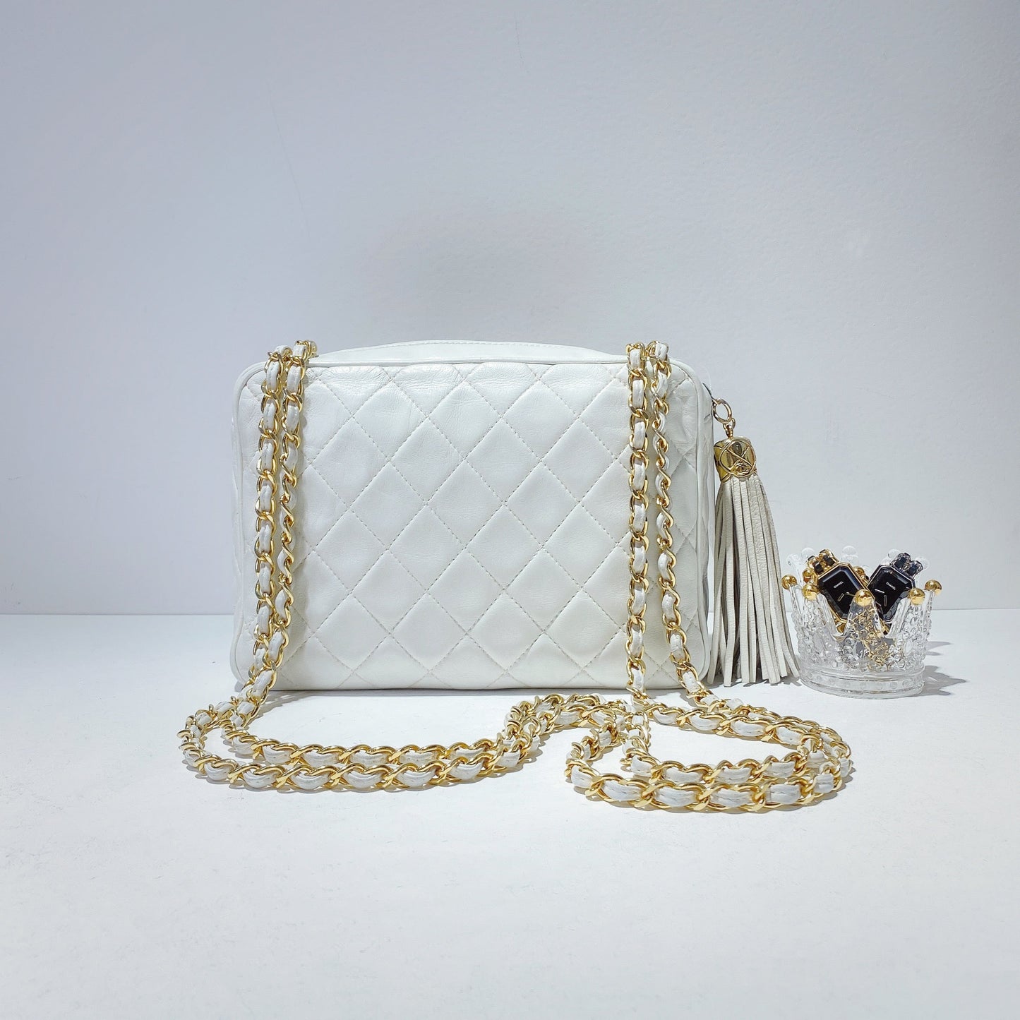 No.2335-Chanel Vintage Lambskin Double Chain Camera Bag