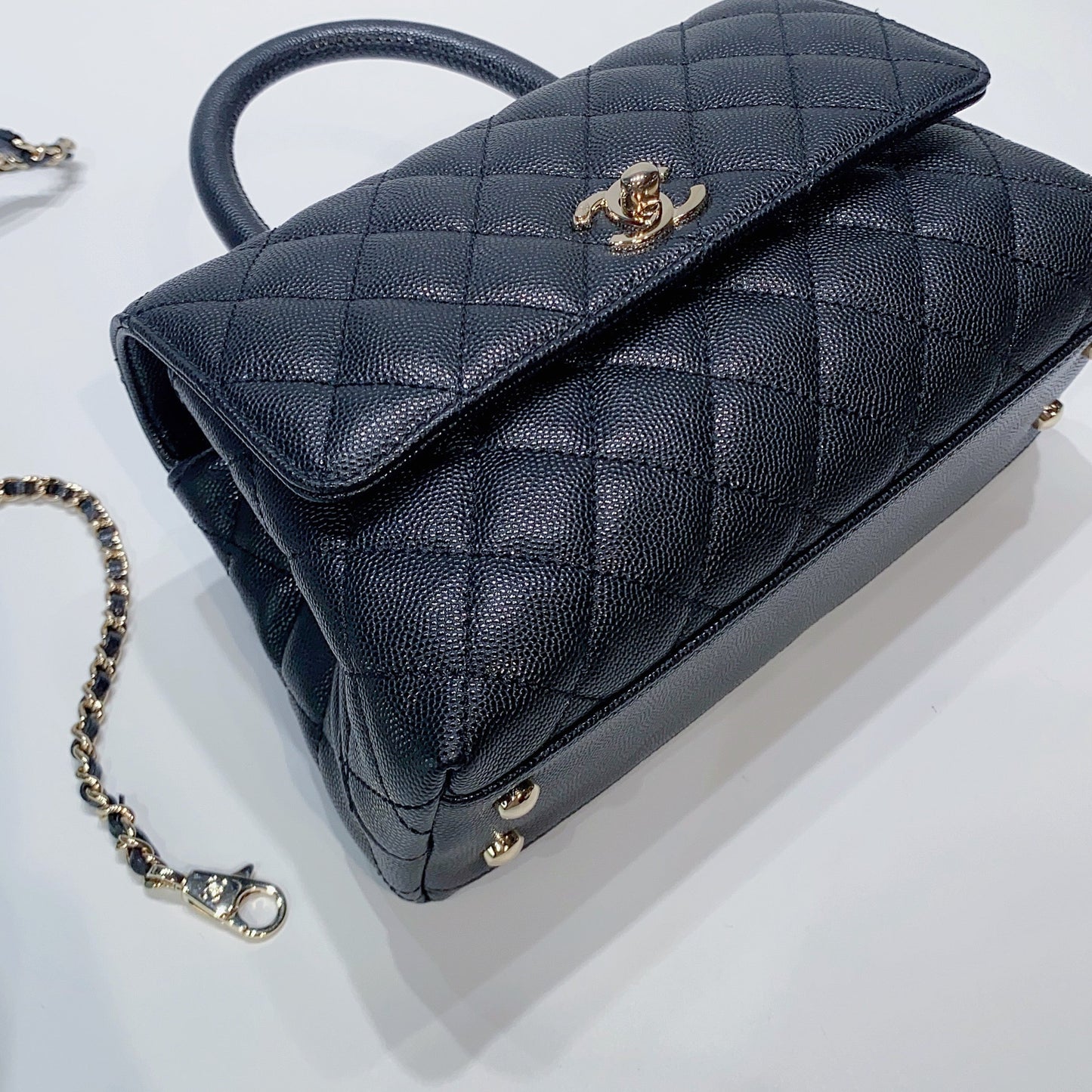 No.3796-Chanel Caviar Small Coco Handle