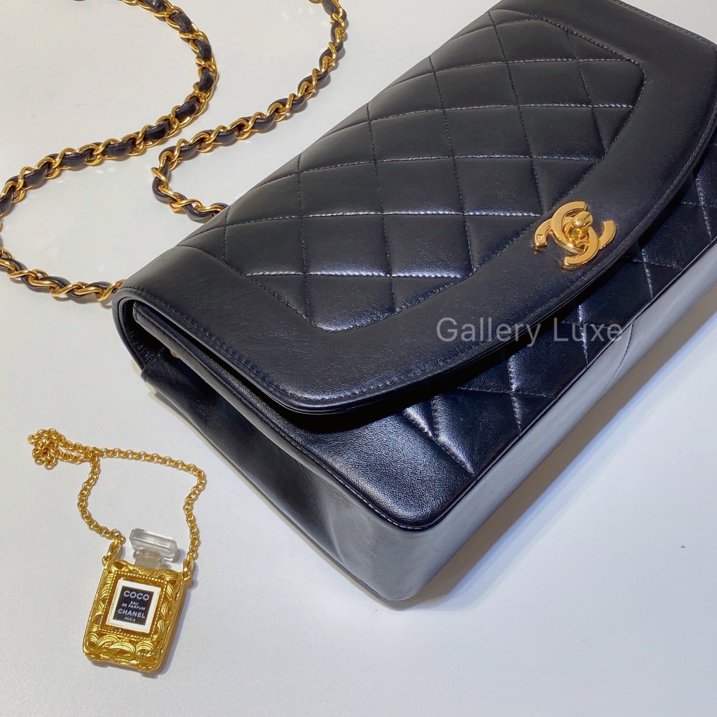 No.2642-Chanel Vintage Lambskin Diana Bag 25cm