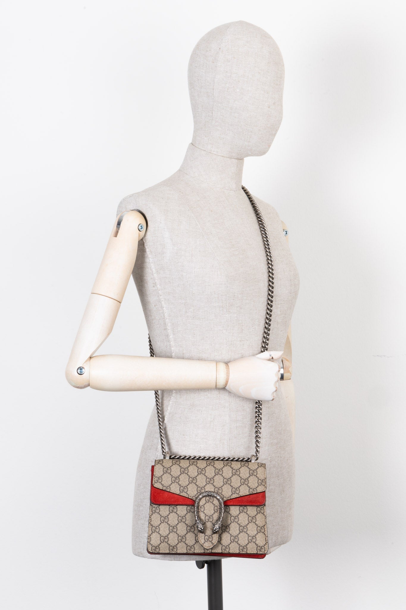 Luxury Gucci Trending 2025 Mini Dionysus Bag GG Supreme Red