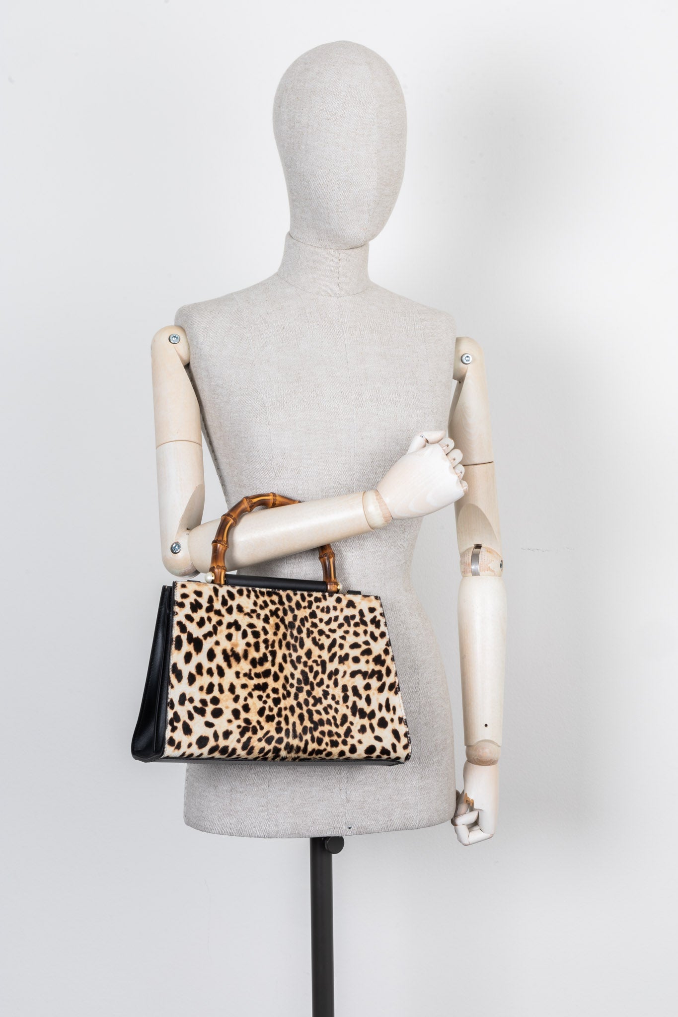 Luxury Gucci Trending 2025 Nymphaea Two Way Bag