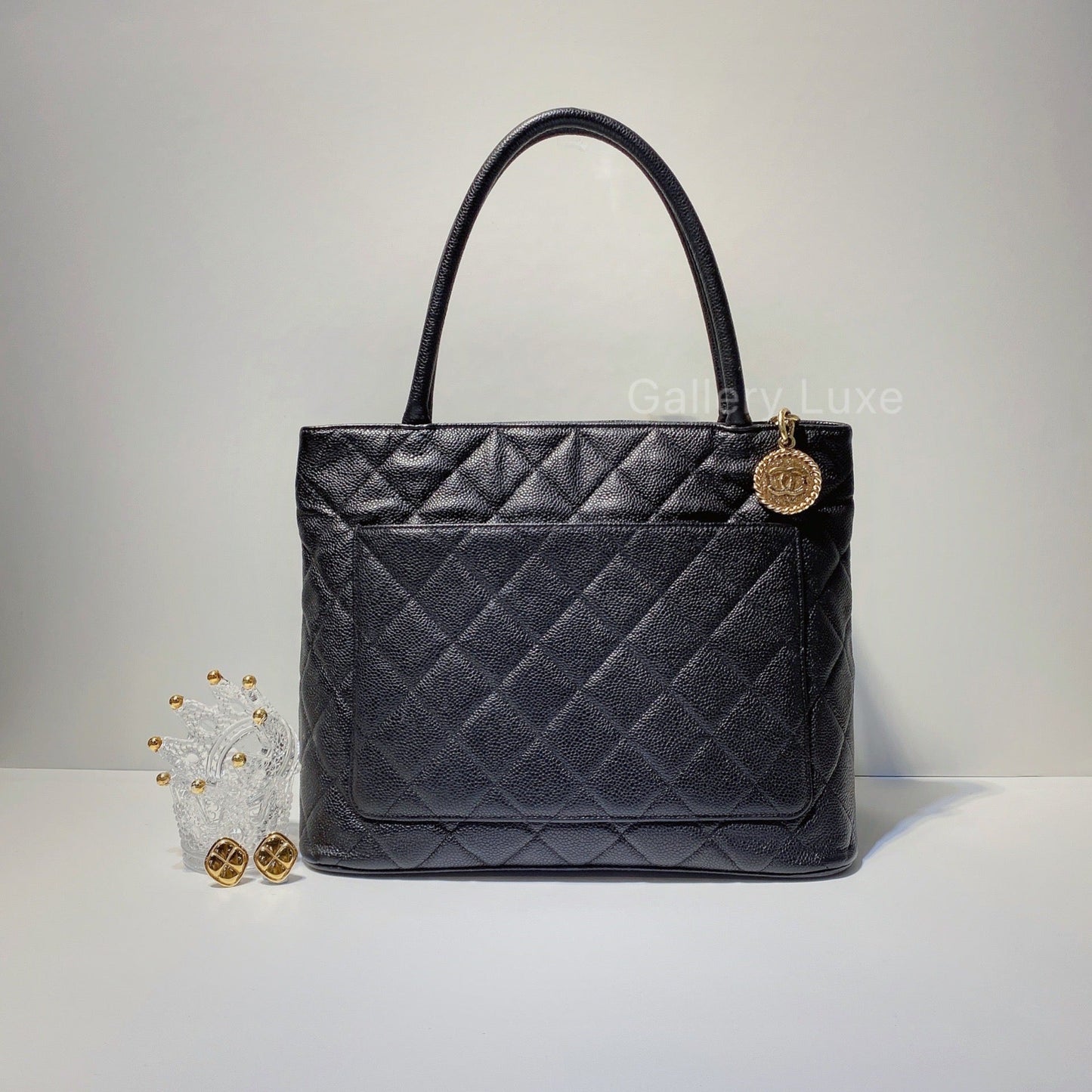 No.2648-Chanel Vintage Caviar Medallion Tote Bag