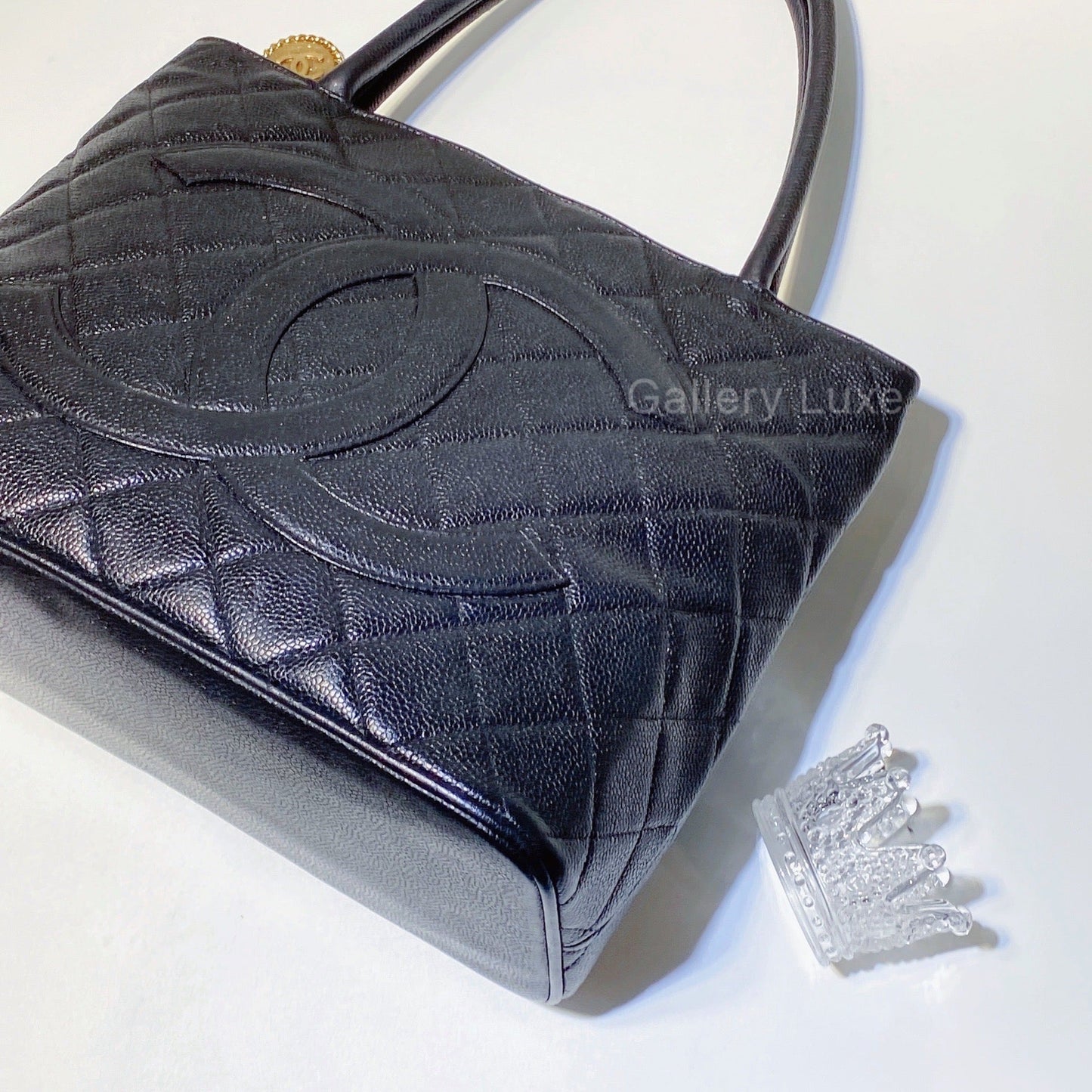 No.2648-Chanel Vintage Caviar Medallion Tote Bag