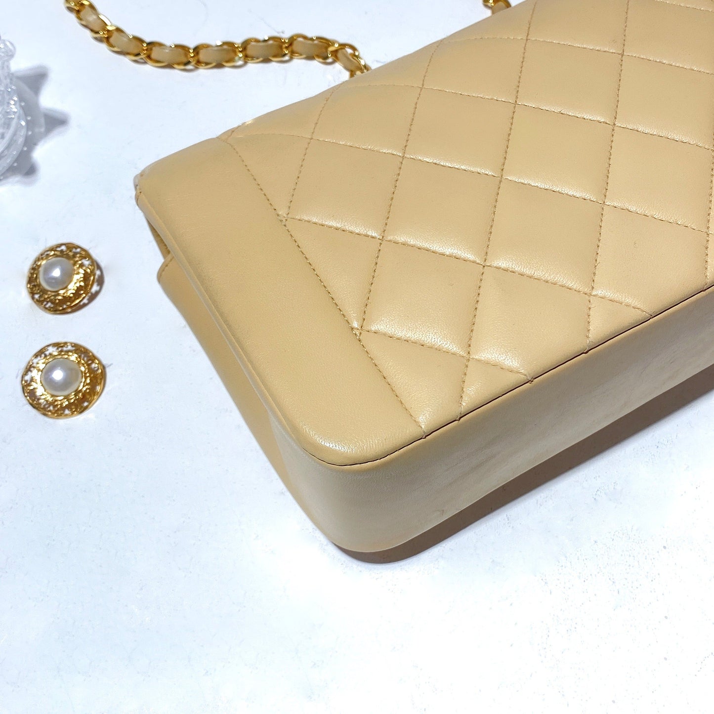 No.2420-Chanel Vintage Diana Bag 22cm