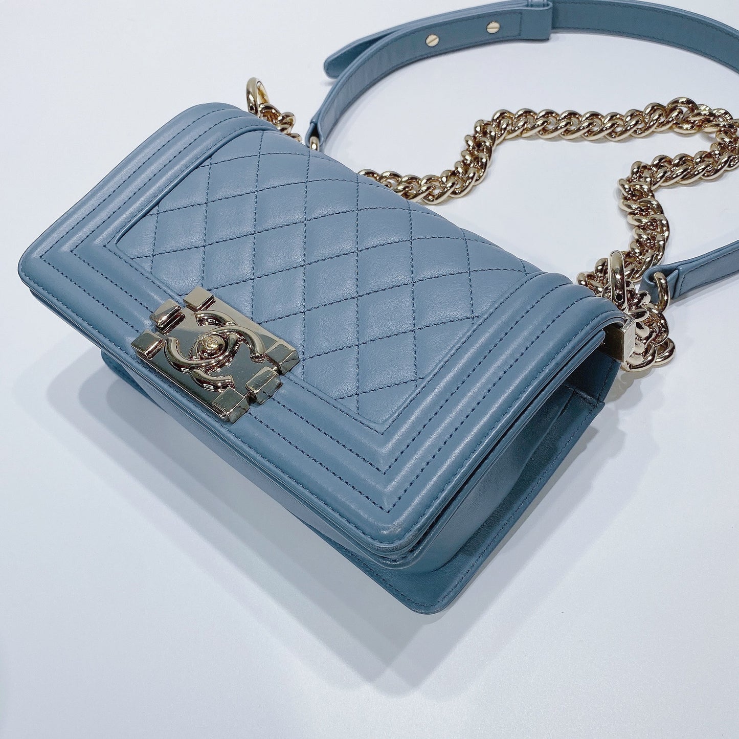 No.3718-Chanel Calfskin Boy 20cm